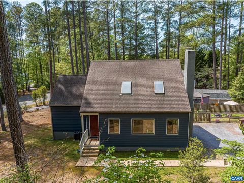 Homes For Sale - 942 Jefferson Dr Dr<br/> PALMYRA, VA 22963