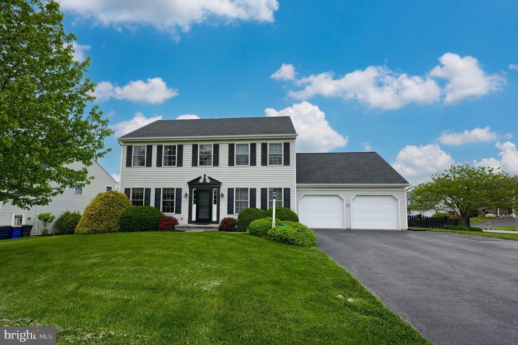 Photo of 533 Spring Hollow Drive, New Holland, PA 17557 (MLS # PALA2050102)
