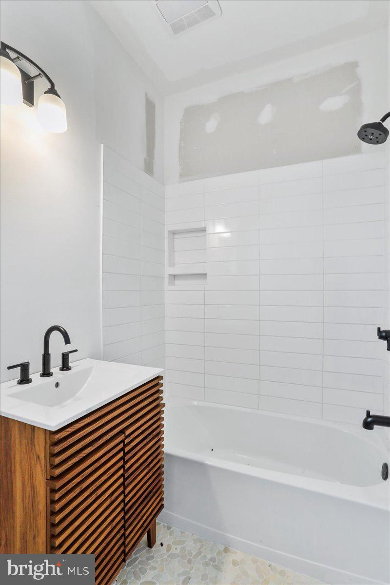 APPLEFIELDS OF HEAVEN - Residential