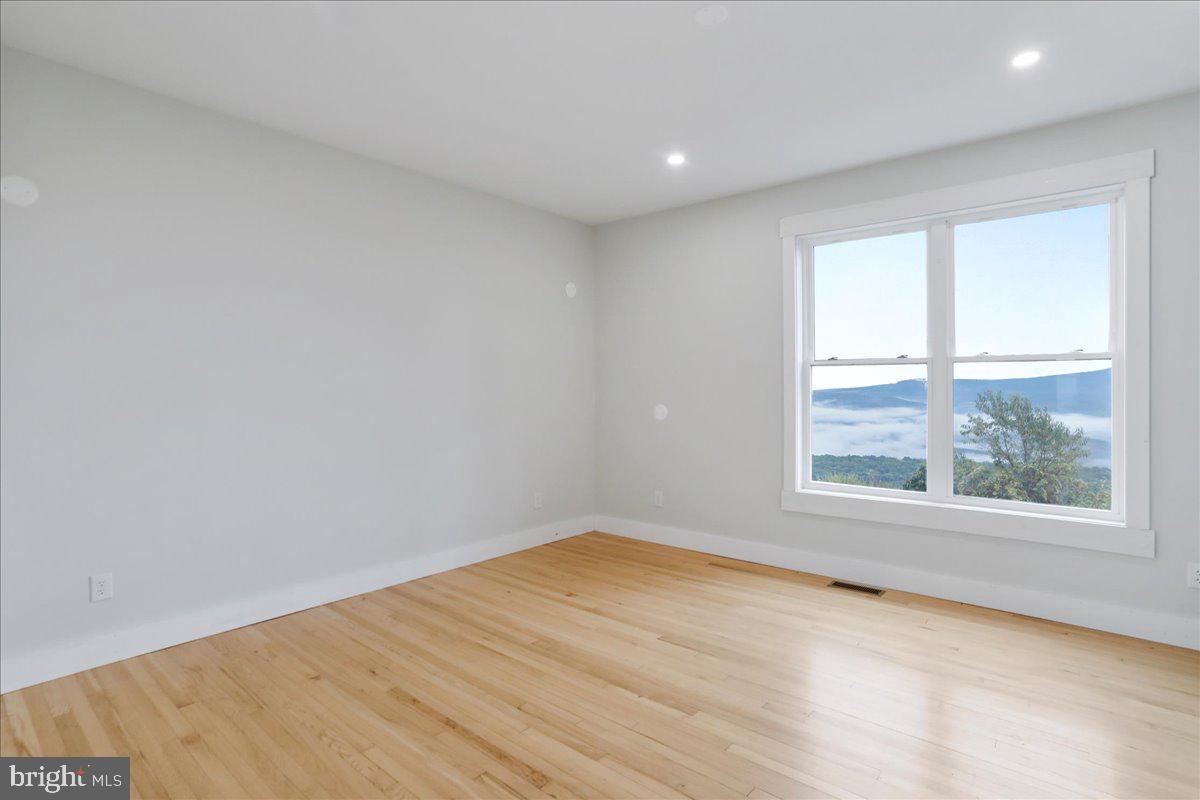 APPLEFIELDS OF HEAVEN - Residential