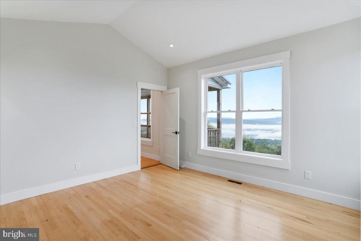 APPLEFIELDS OF HEAVEN - Residential