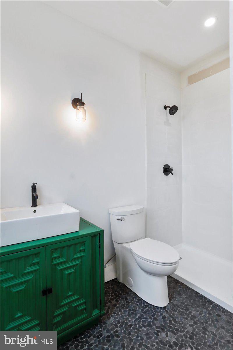 APPLEFIELDS OF HEAVEN - Residential