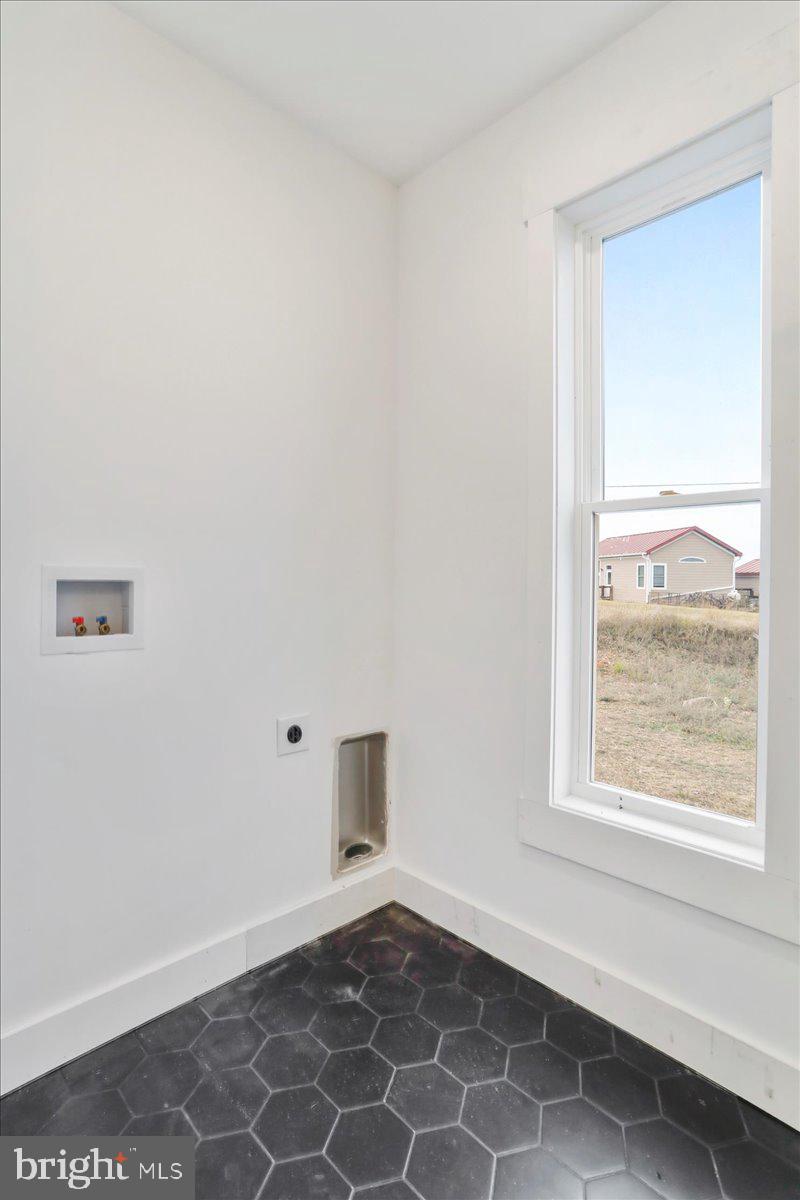 APPLEFIELDS OF HEAVEN - Residential