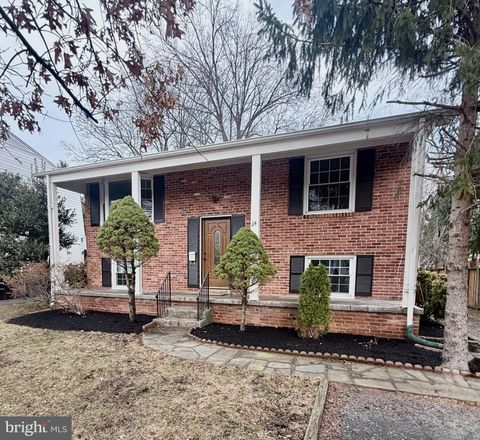 Photo of 114 Prince Street NE, LEESBURG, VA 20176 (MLS # VALO2116670)