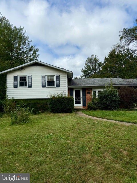 Photo of 4400 Alta Vista Drive, FAIRFAX, VA 22030 (MLS # VAFX2345888)
