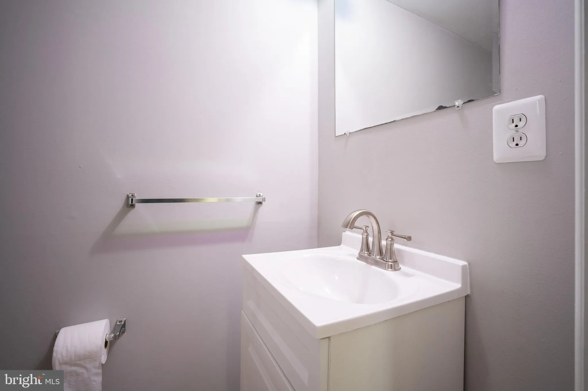 Herndon, Virginia 20170, United States, 3 Bedrooms Bedrooms, ,3 BathroomsBathrooms,Residential,Coming Soon,81765