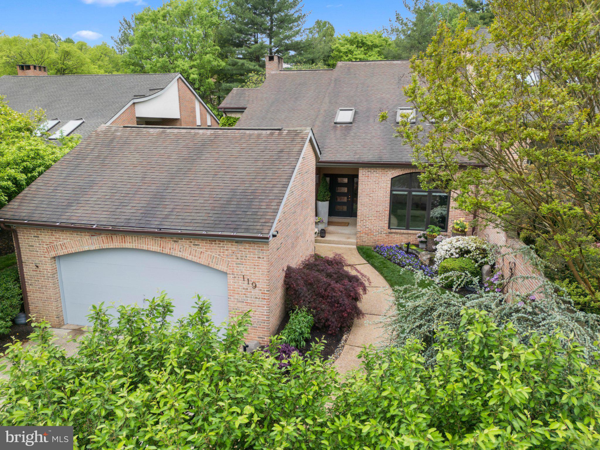 FAIRTHORNE - Residential