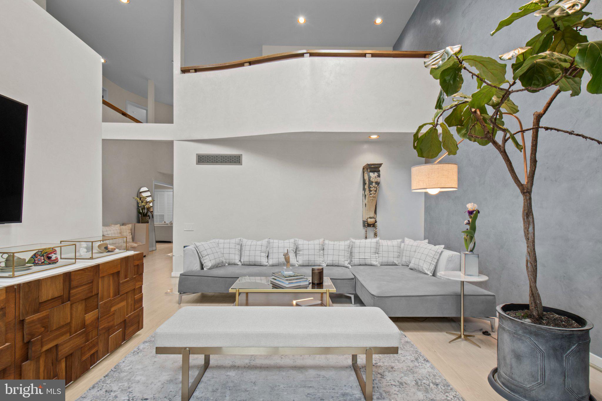 FAIRTHORNE - Residential