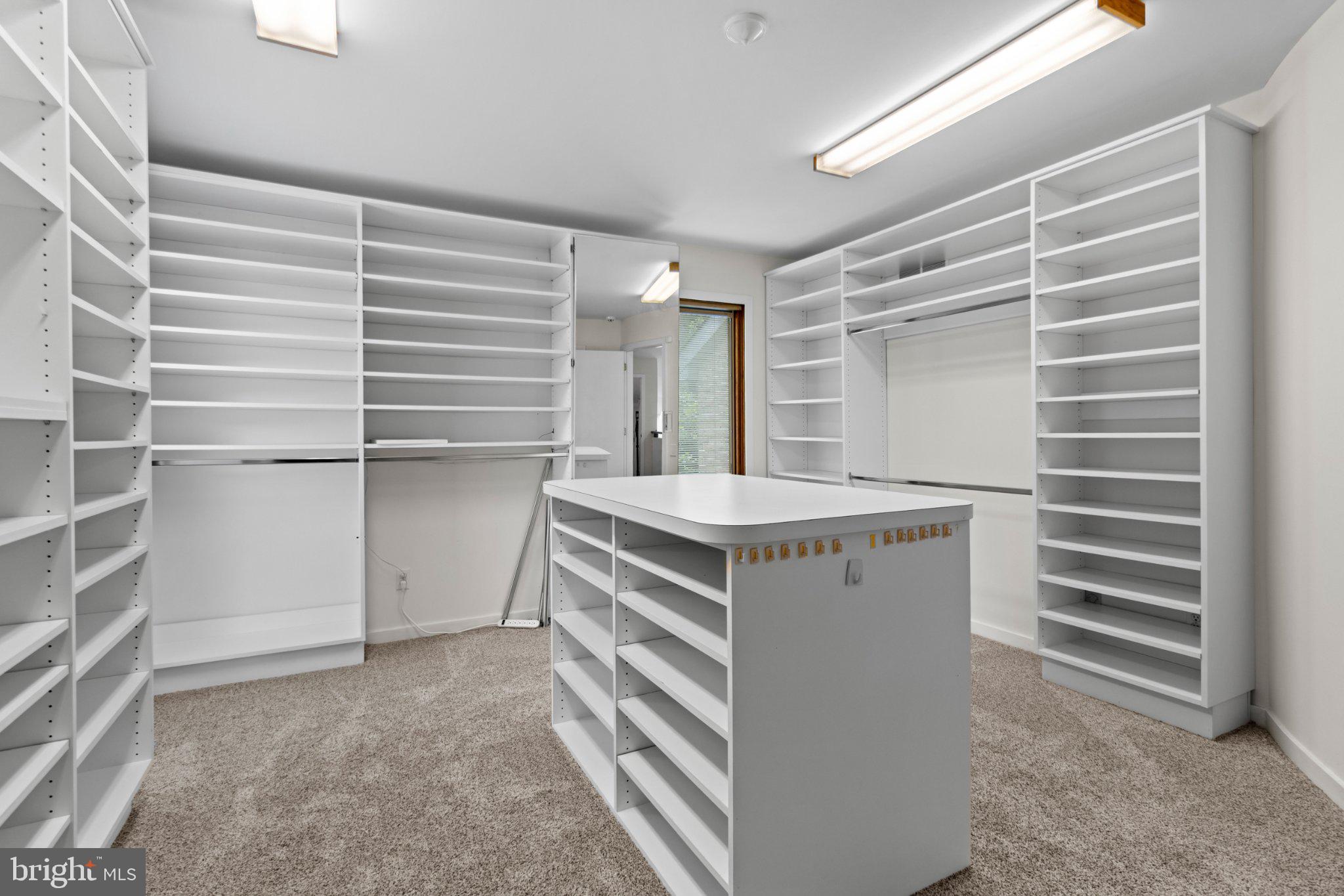 FAIRTHORNE - Residential