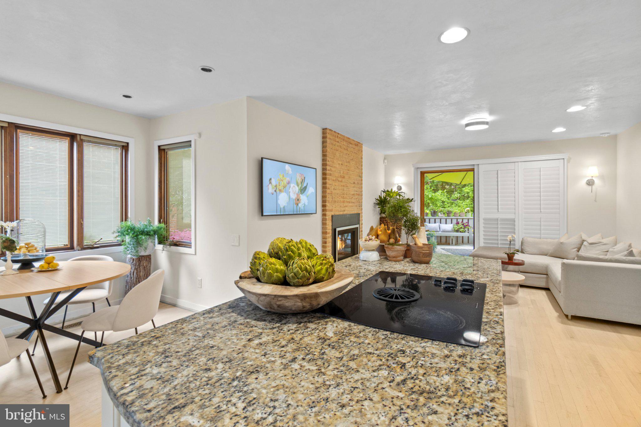 FAIRTHORNE - Residential