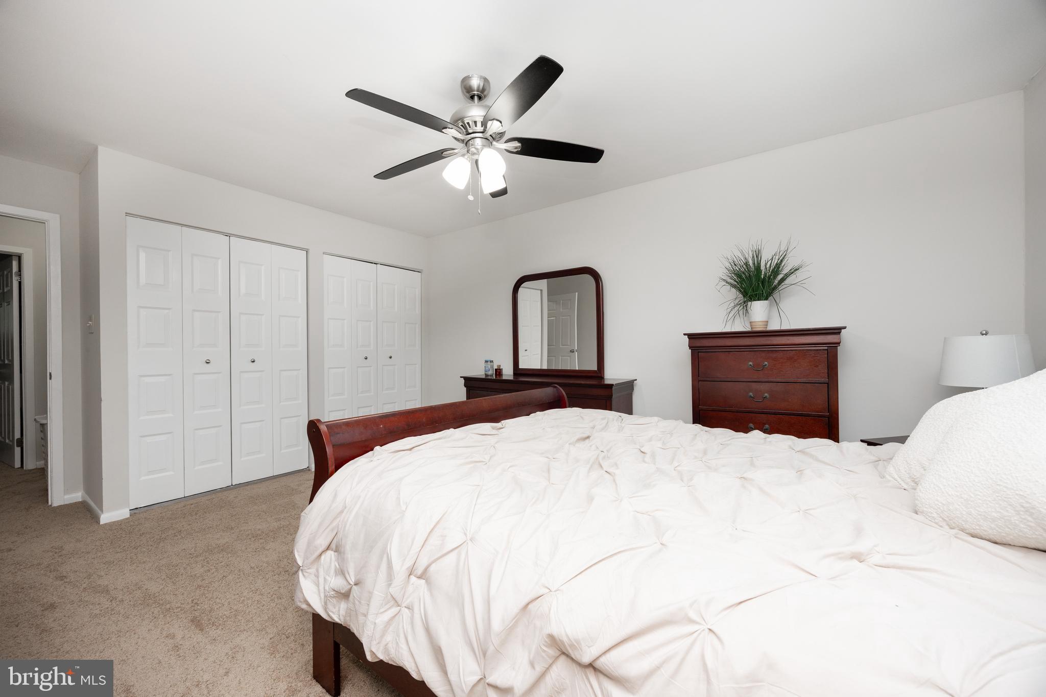 BEAVER RUN KNOLL - Residential