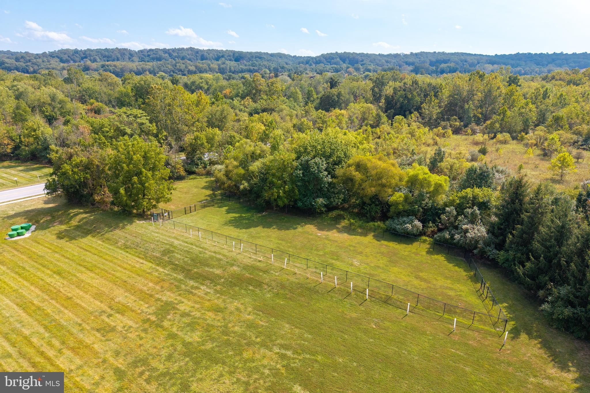 BEAVER RUN KNOLL - Residential