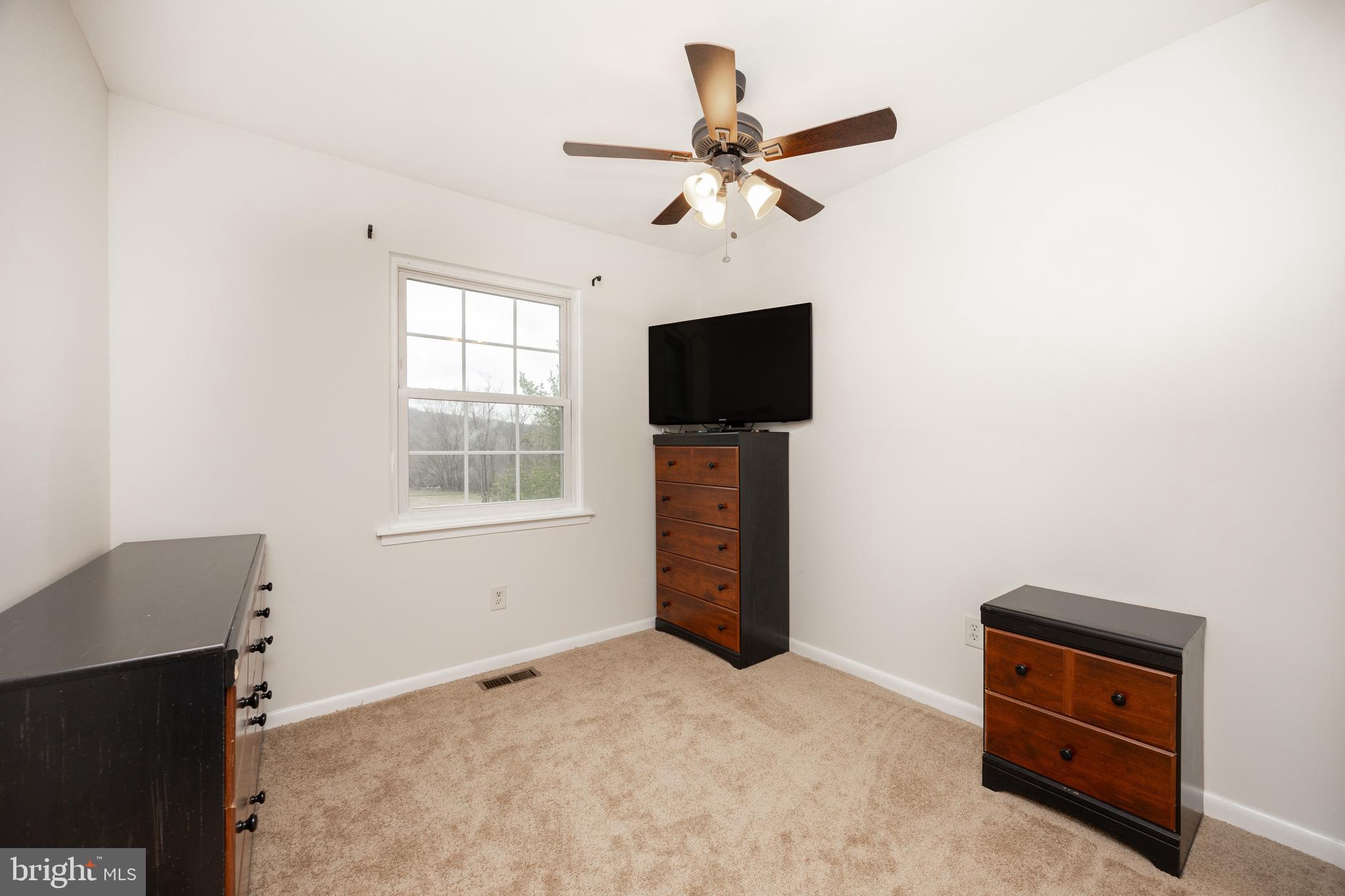 BEAVER RUN KNOLL - Residential