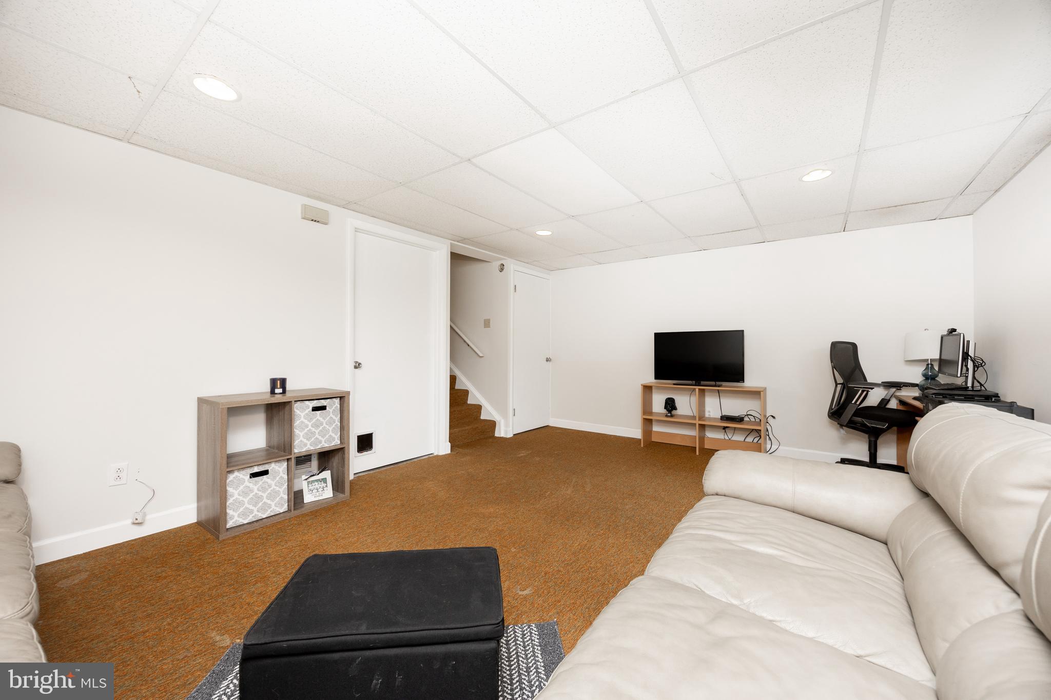 BEAVER RUN KNOLL - Residential