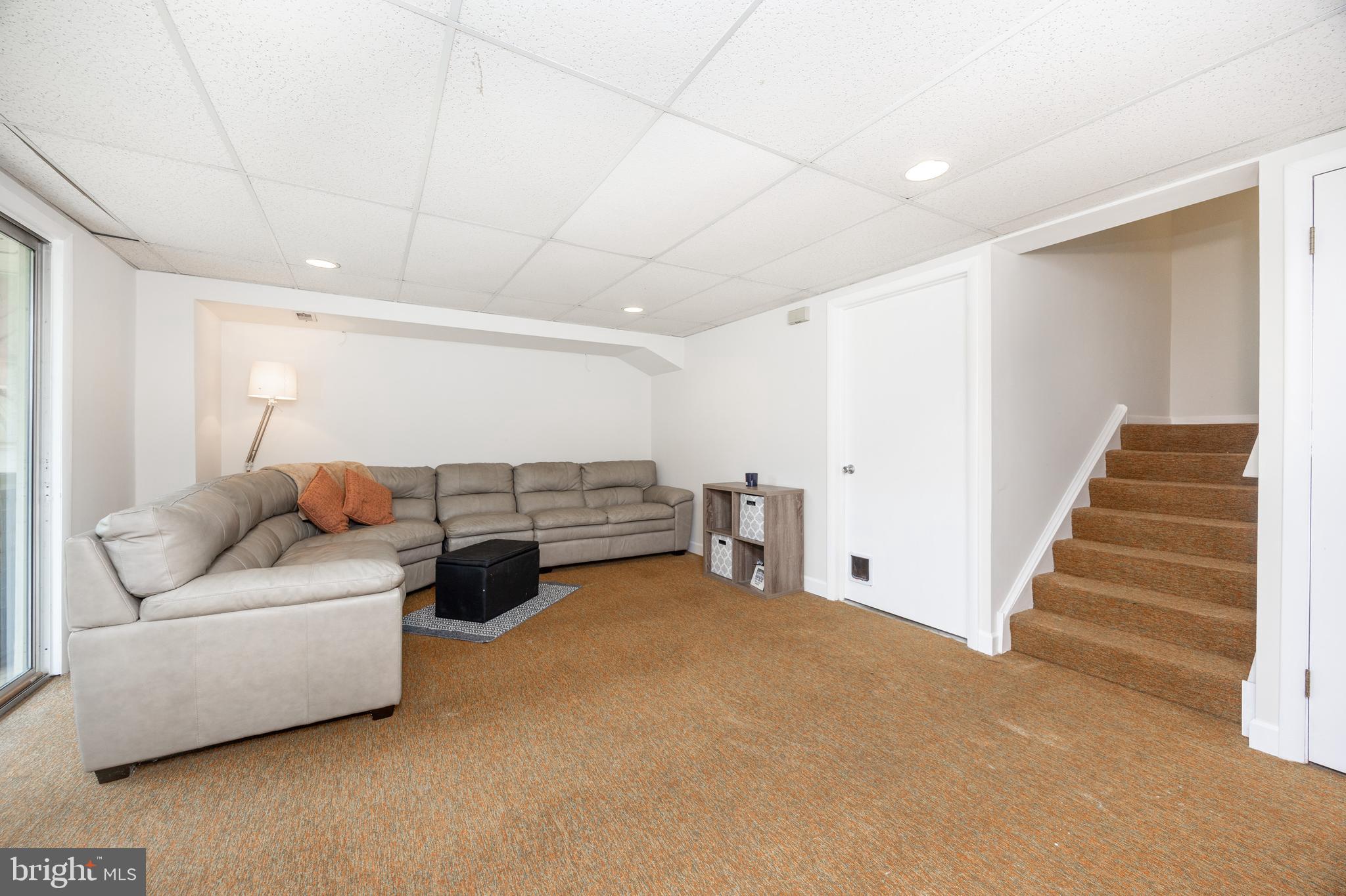 BEAVER RUN KNOLL - Residential