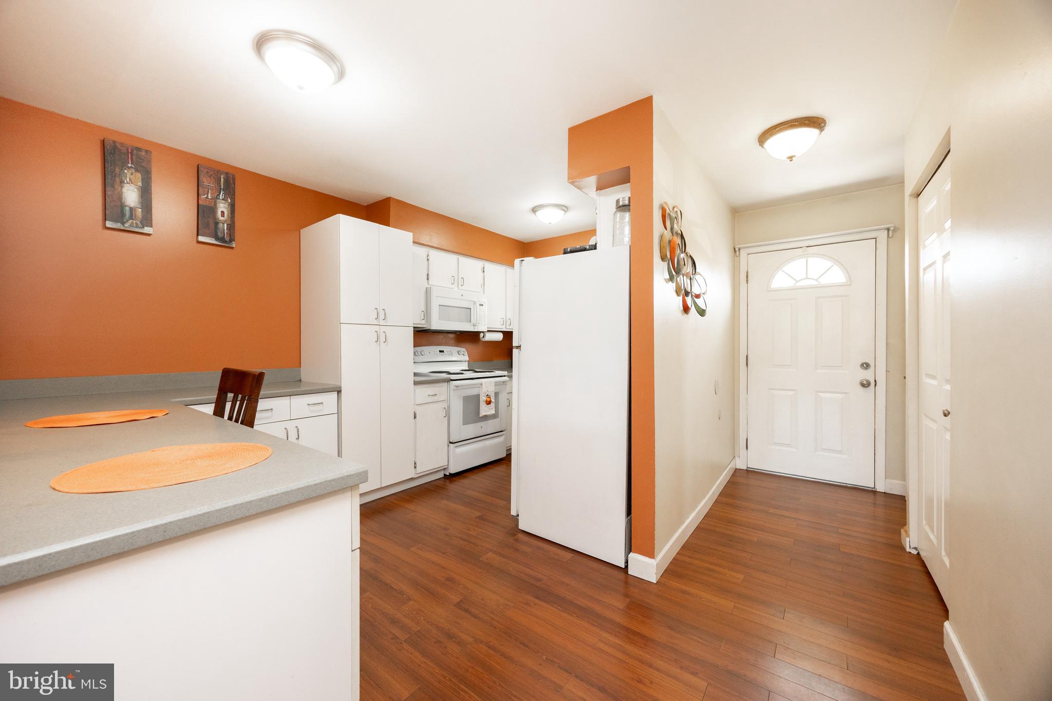 BEAVER RUN KNOLL - Residential