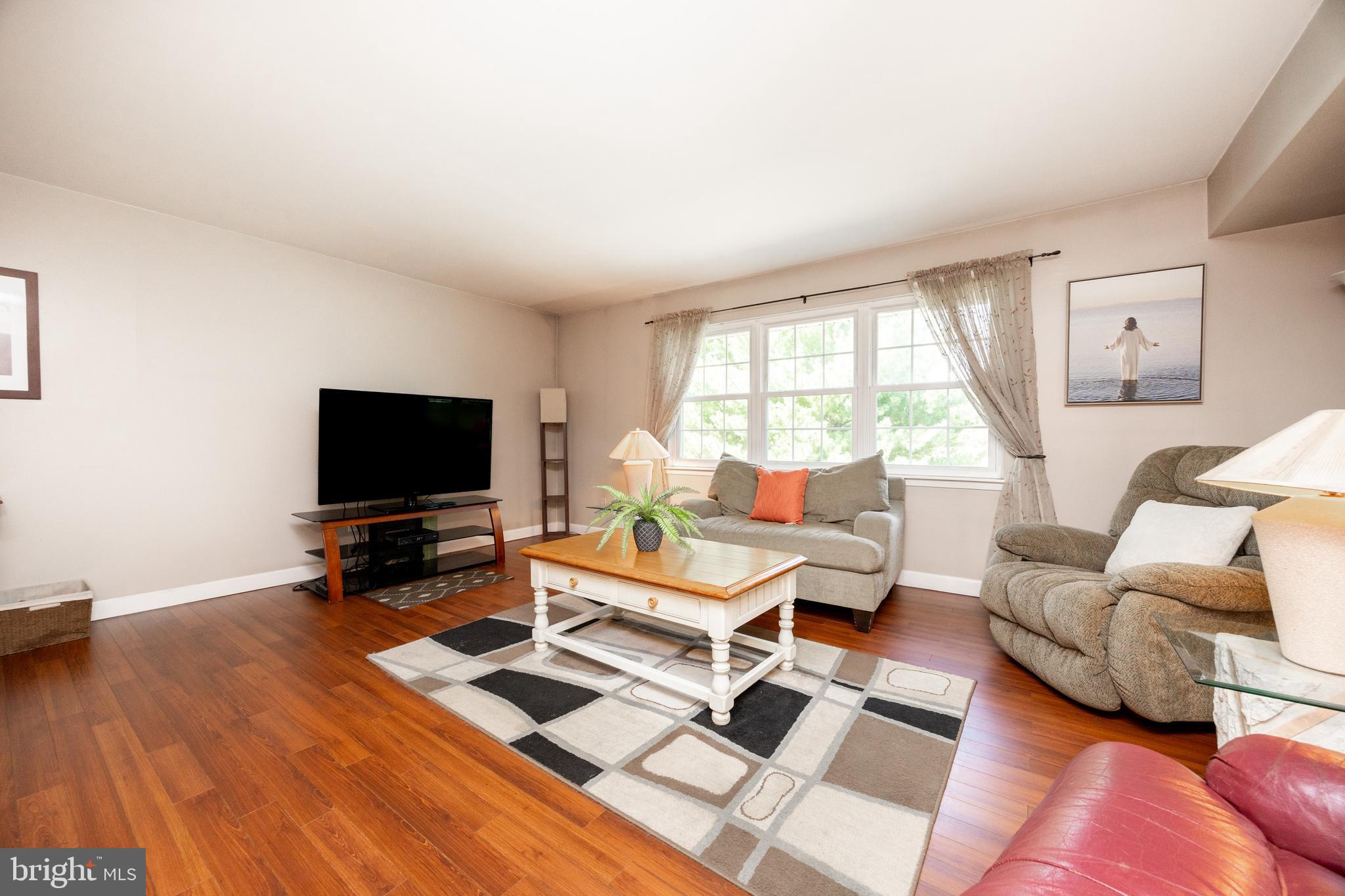 BEAVER RUN KNOLL - Residential