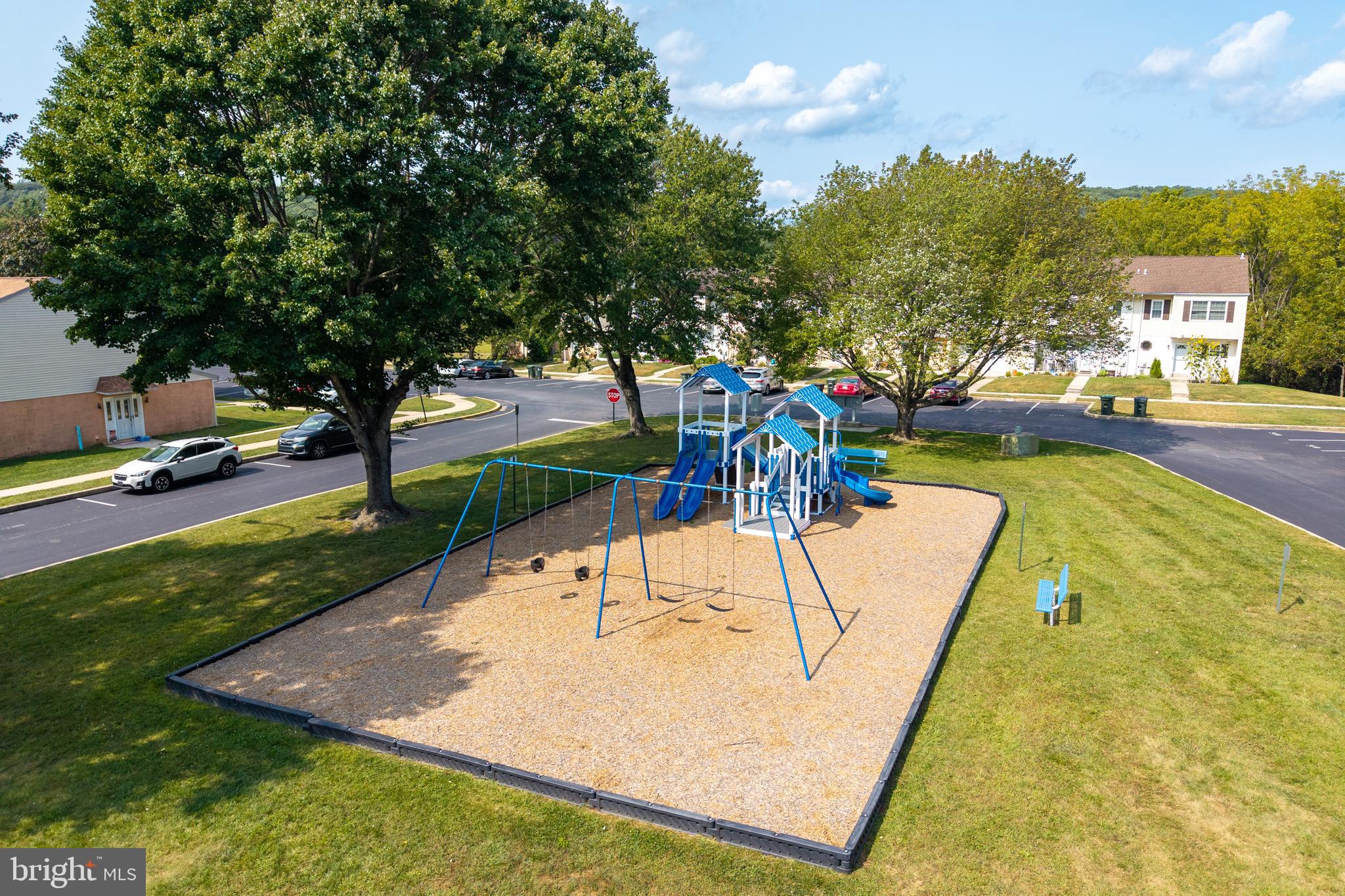 BEAVER RUN KNOLL - Residential