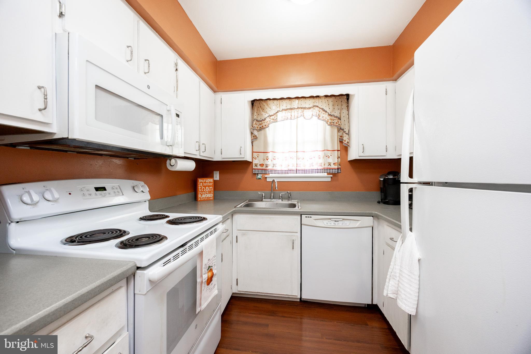 BEAVER RUN KNOLL - Residential