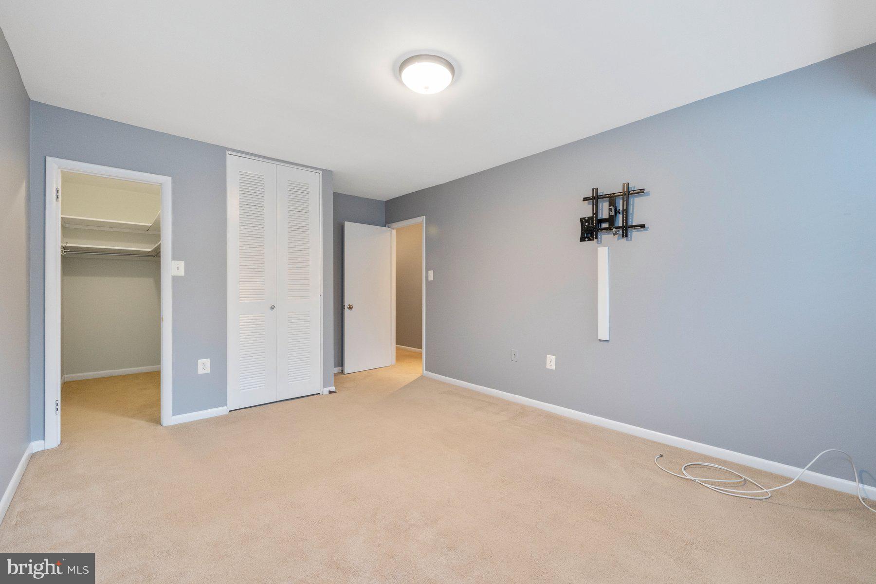 PARKSIDE CONDOMINIUMS - Residential Lease