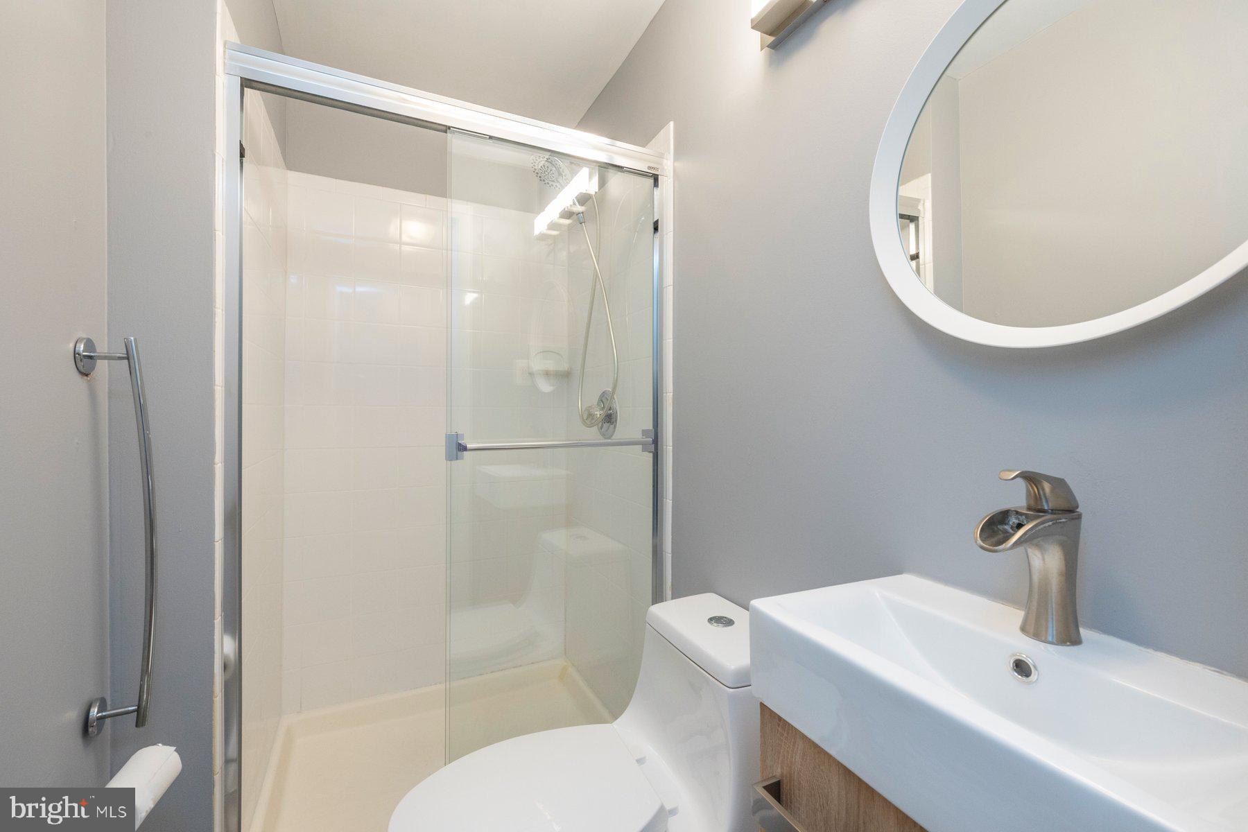 PARKSIDE CONDOMINIUMS - Residential Lease