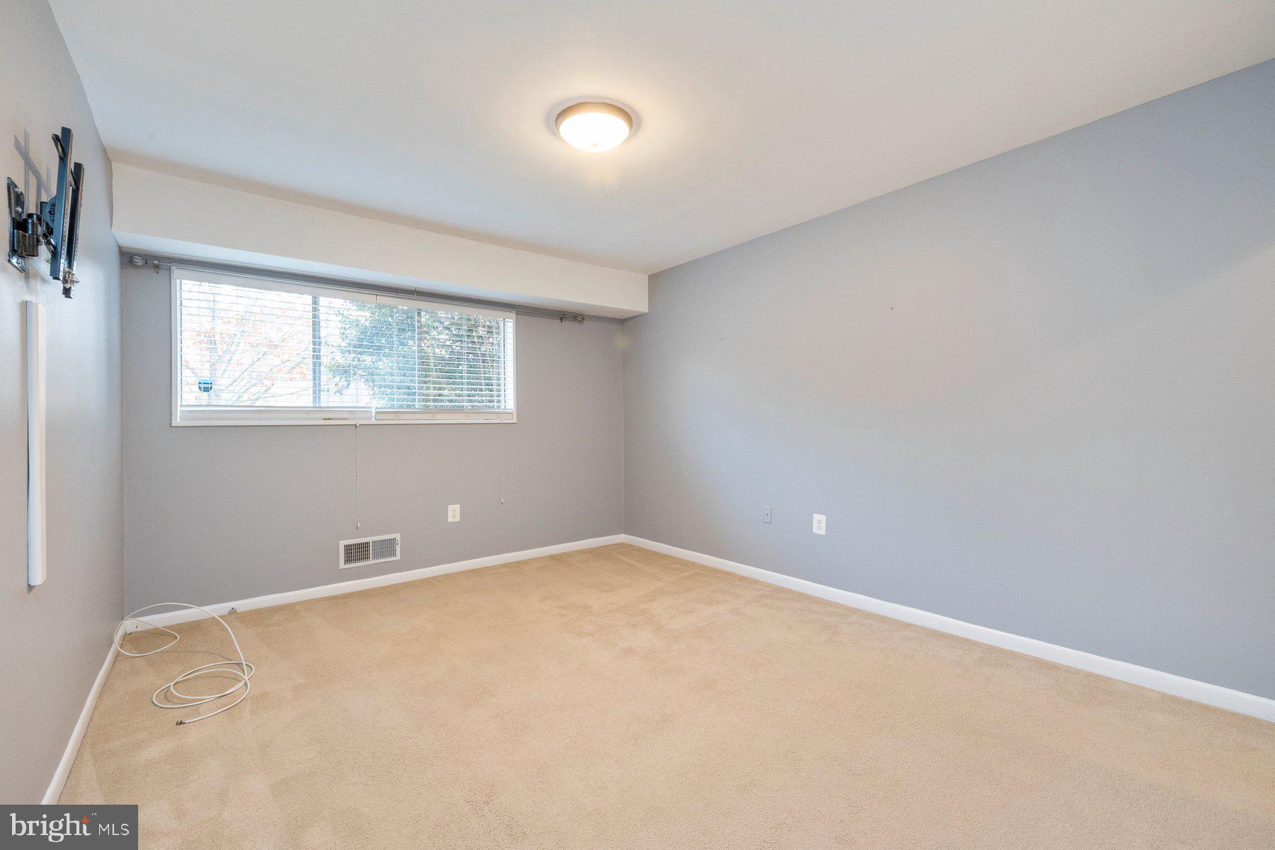 PARKSIDE CONDOMINIUMS - Residential Lease