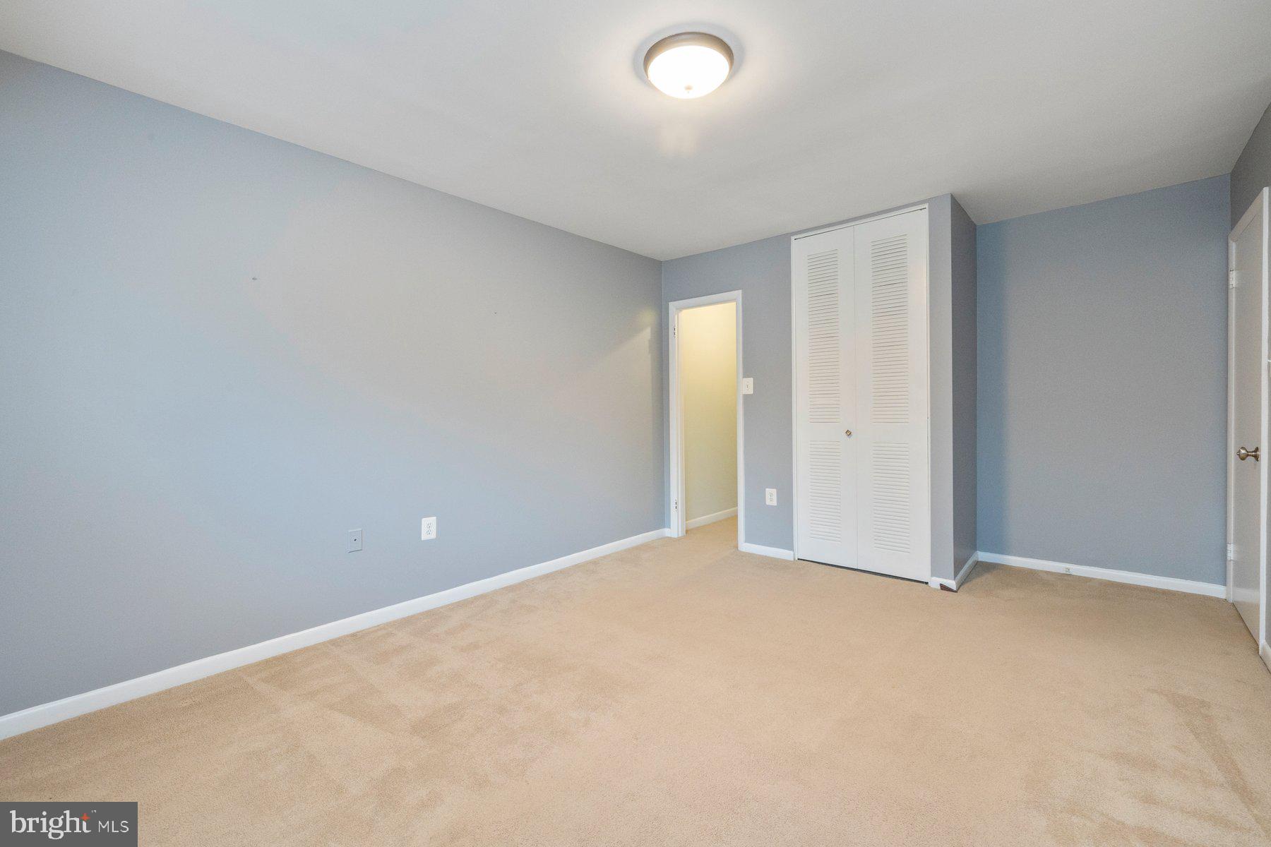 PARKSIDE CONDOMINIUMS - Residential Lease