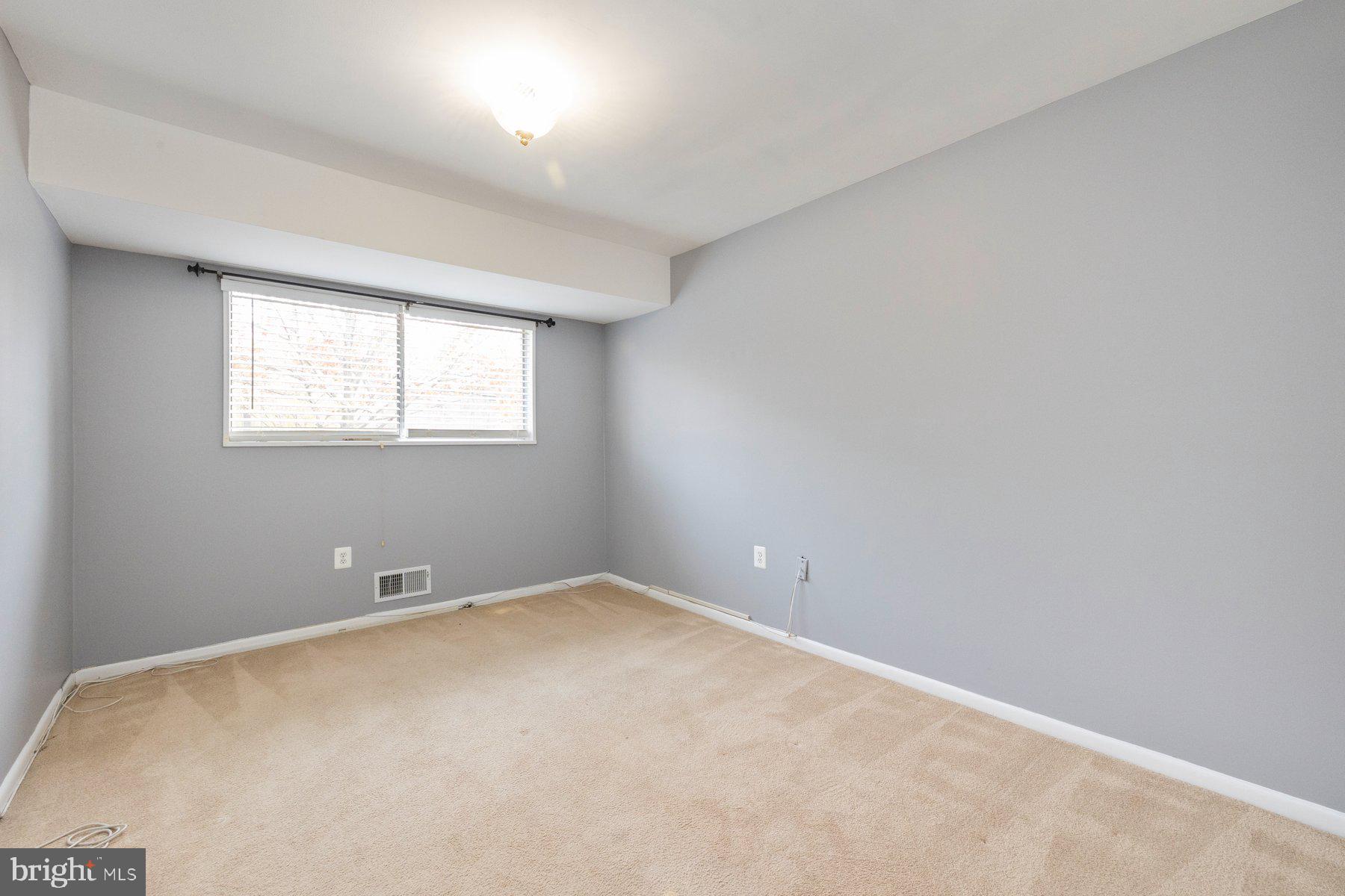 PARKSIDE CONDOMINIUMS - Residential Lease