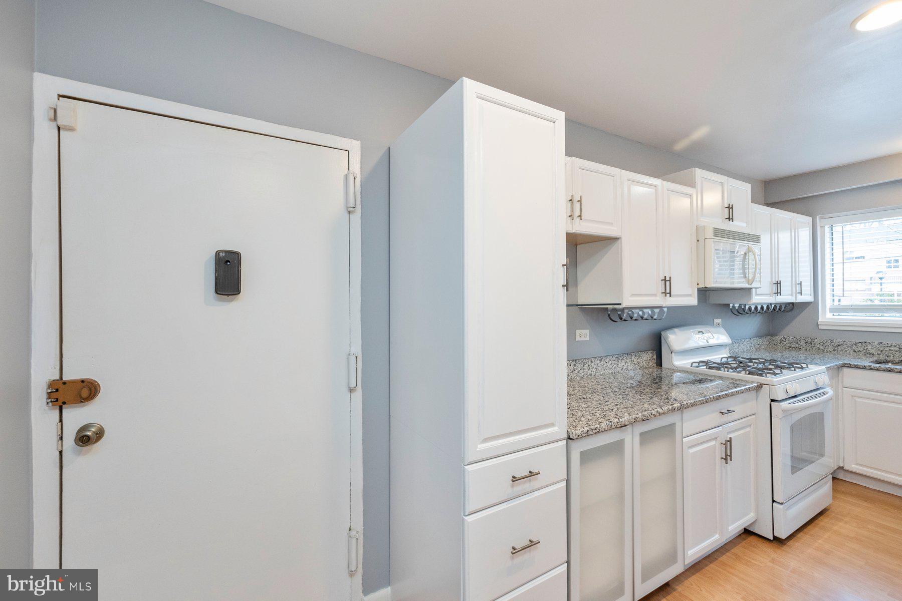 PARKSIDE CONDOMINIUMS - Residential Lease