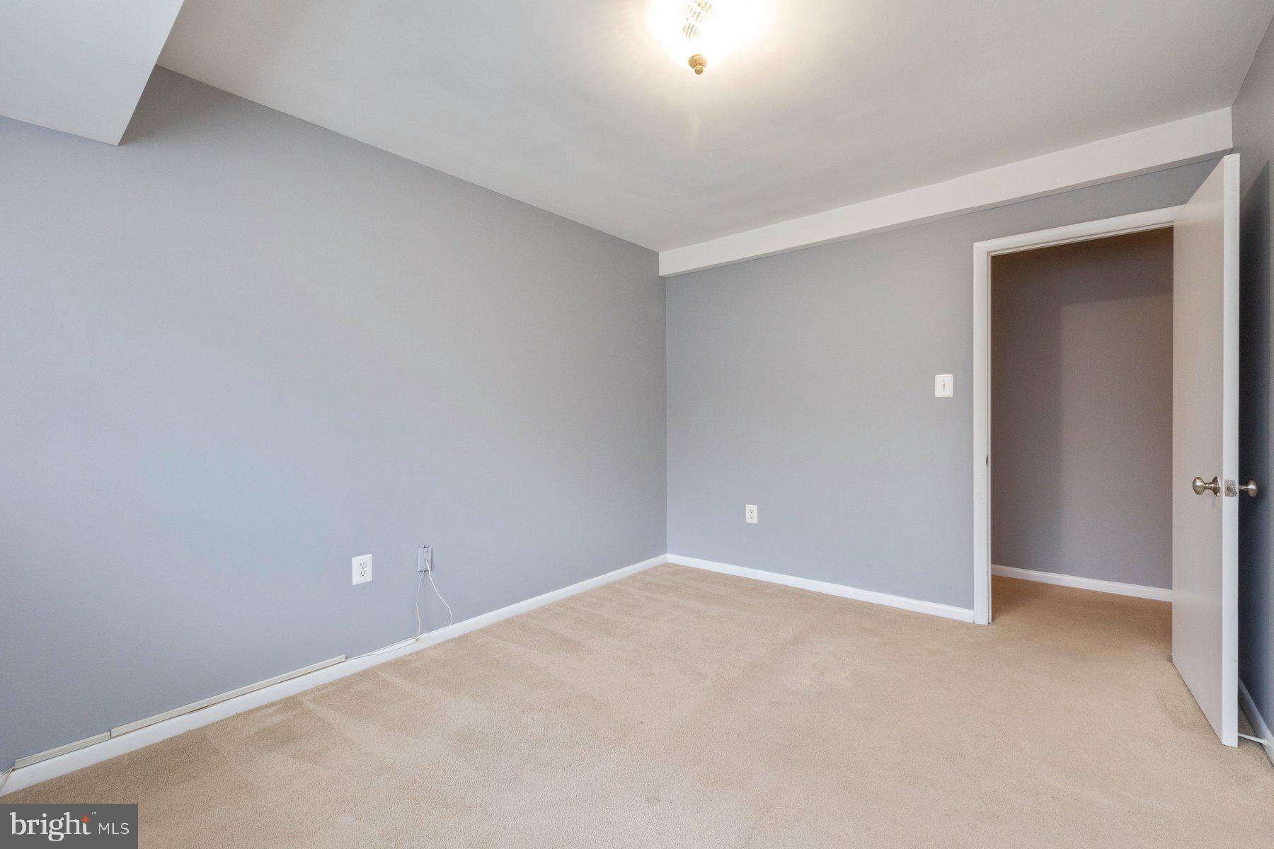 PARKSIDE CONDOMINIUMS - Residential Lease