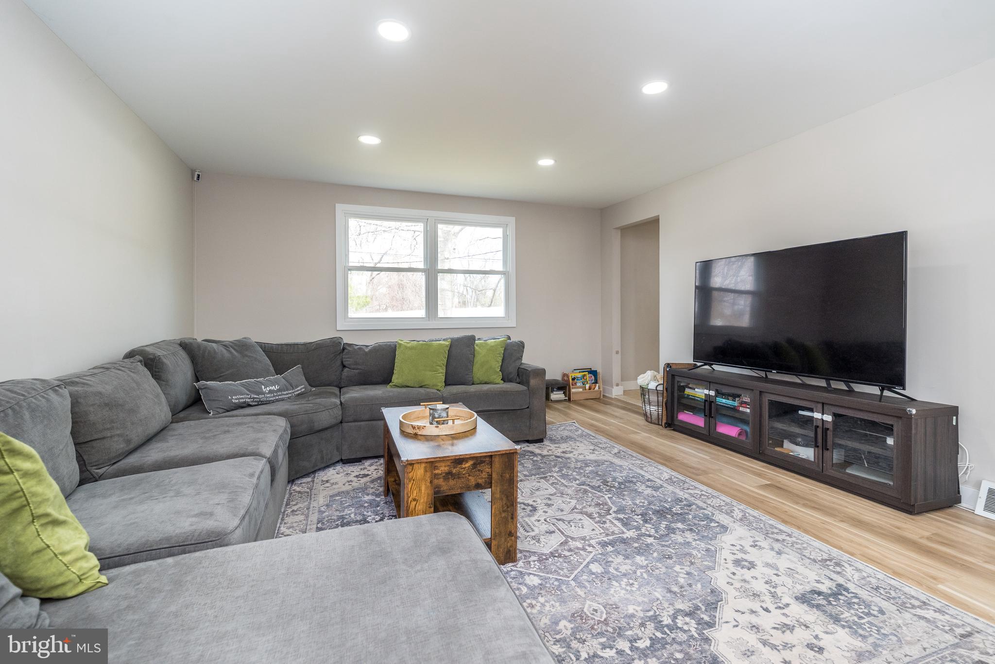 WARMINSTER HGTS - Residential