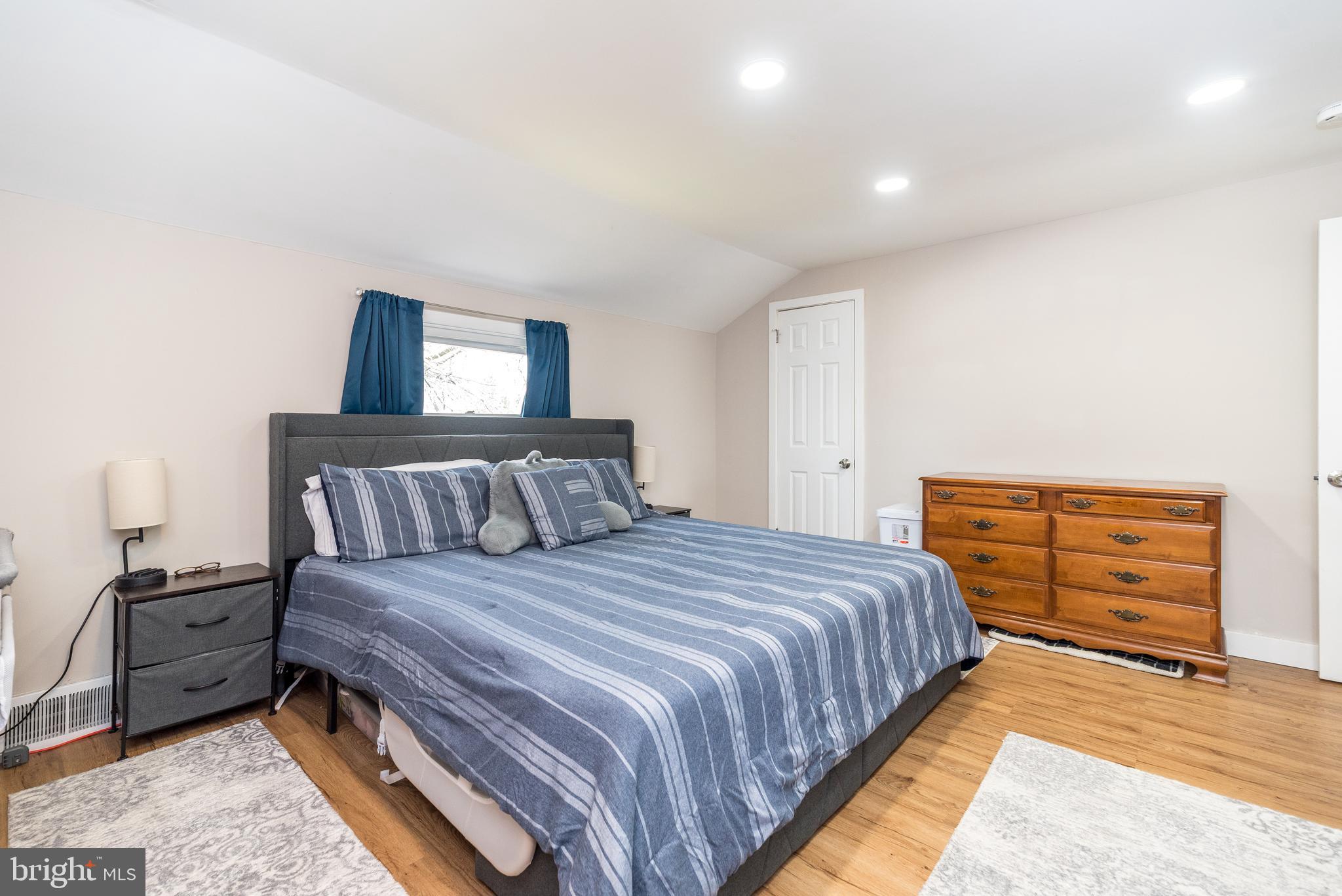 WARMINSTER HGTS - Residential