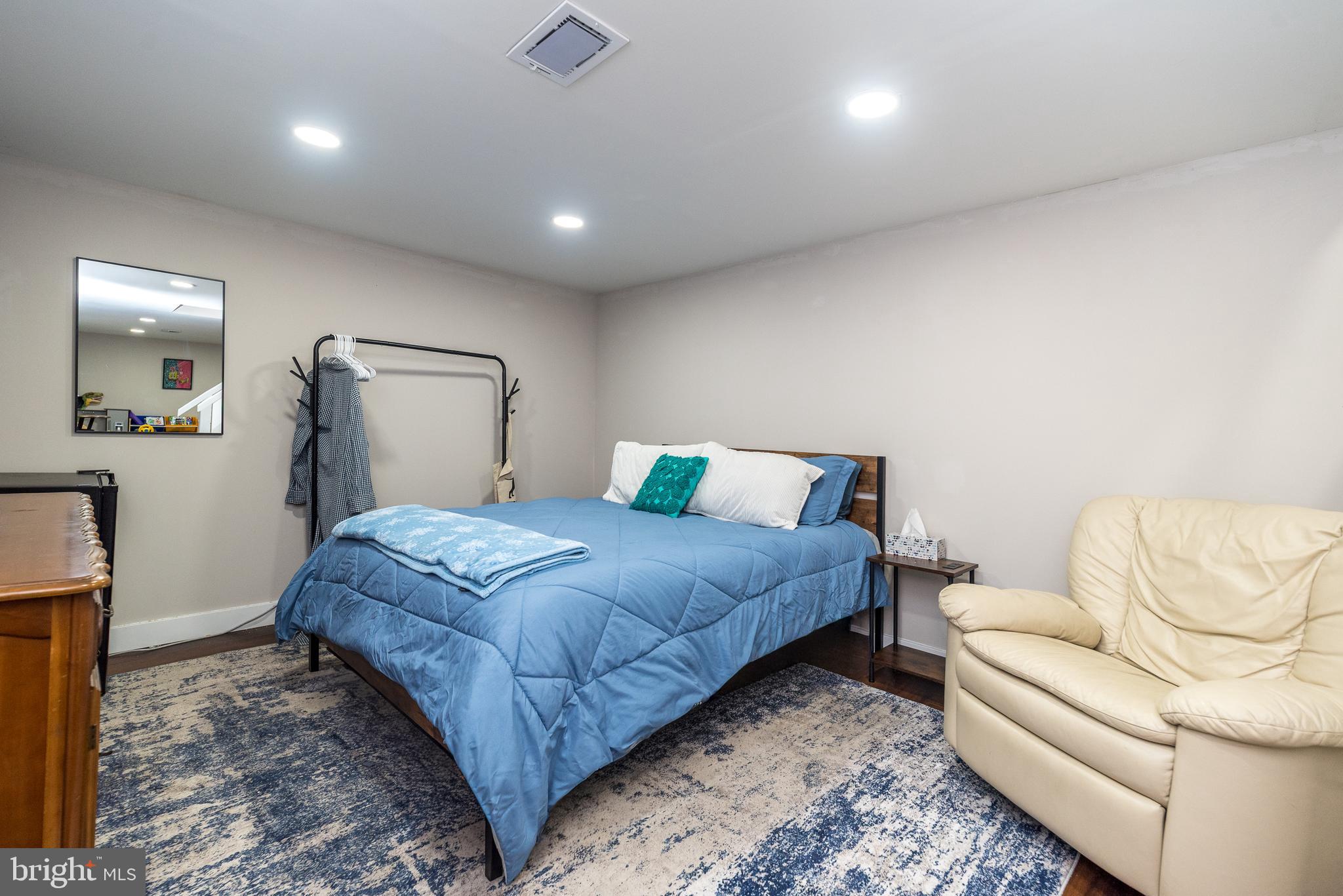 WARMINSTER HGTS - Residential