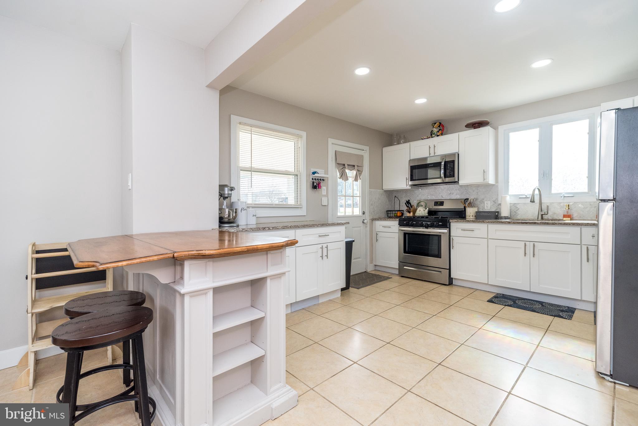 WARMINSTER HGTS - Residential