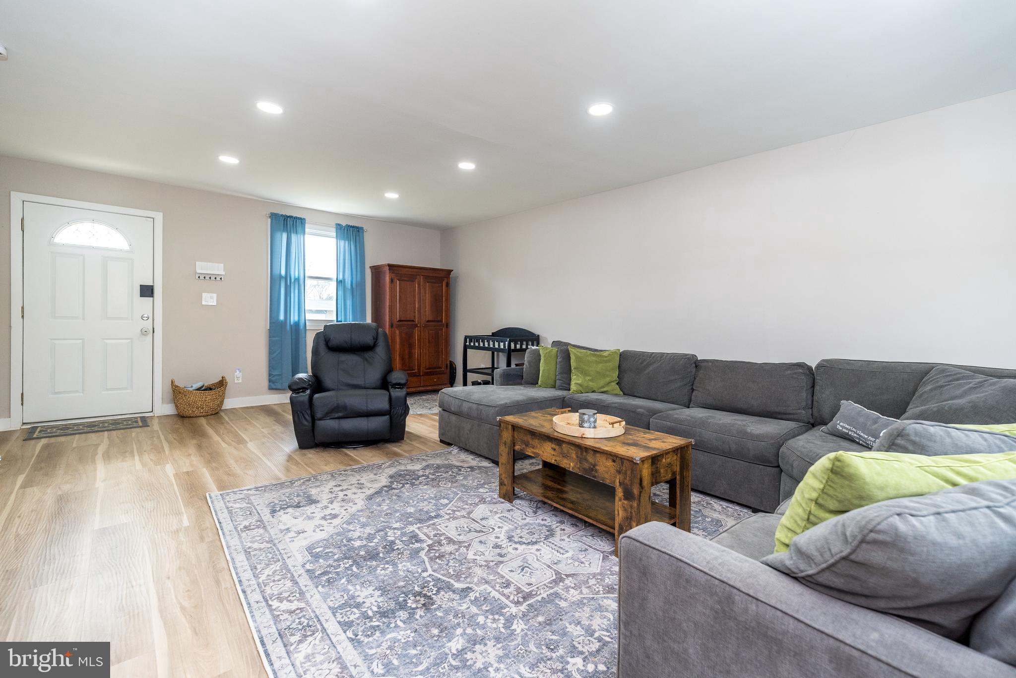 WARMINSTER HGTS - Residential