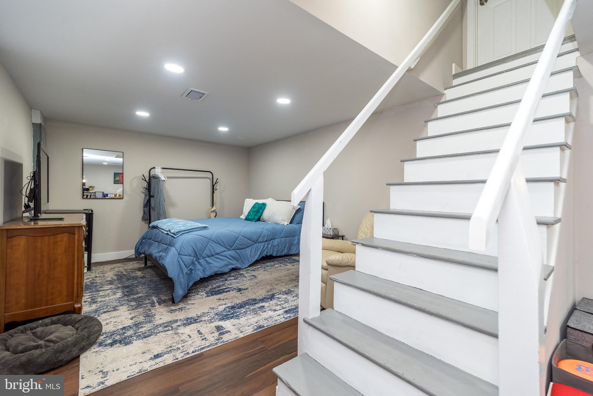 WARMINSTER HGTS - Residential