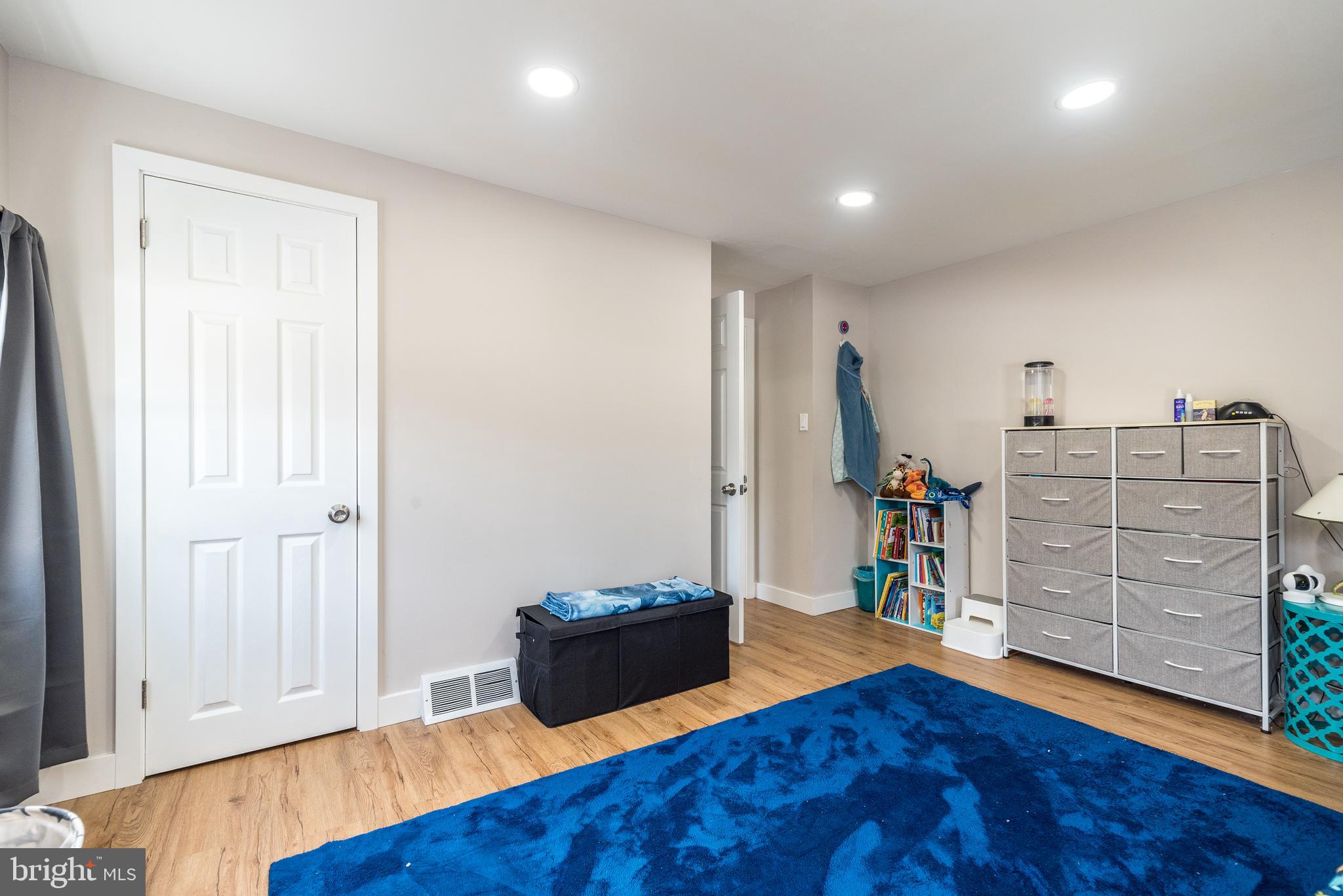 WARMINSTER HGTS - Residential