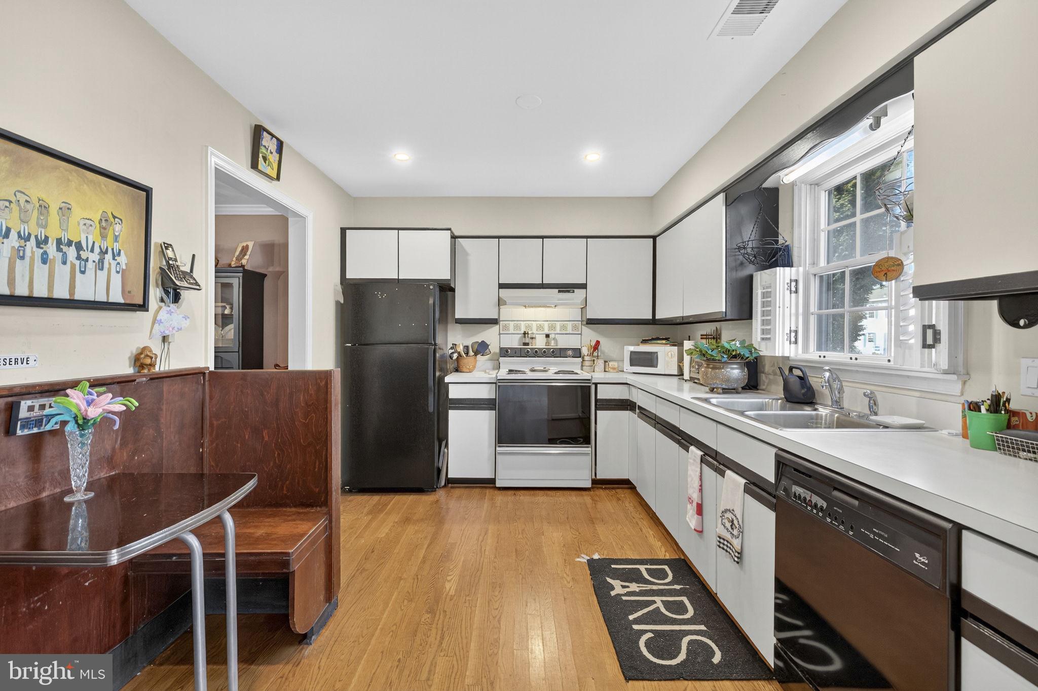 LEEDS SQUARE - Residential