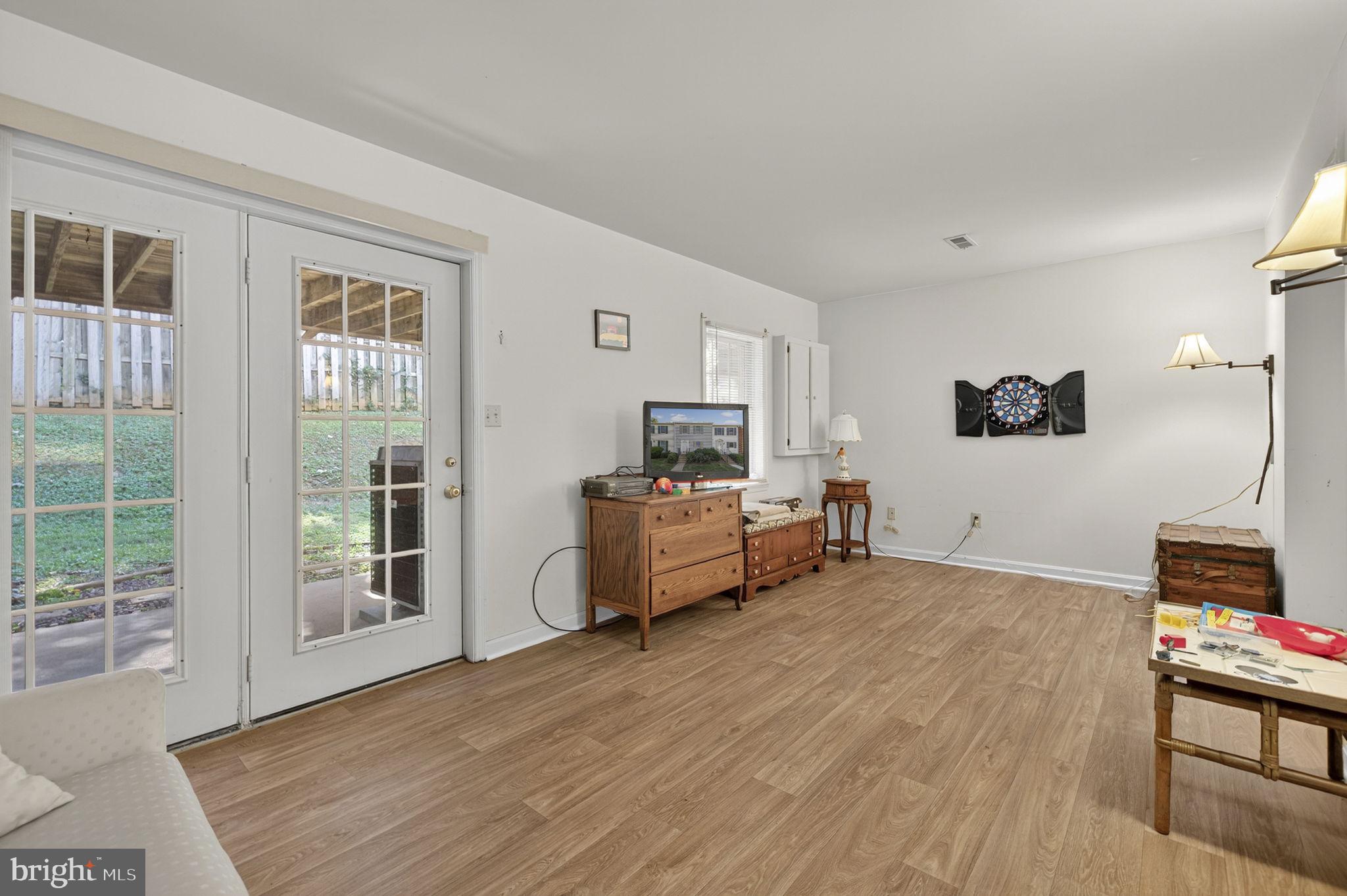 LEEDS SQUARE - Residential