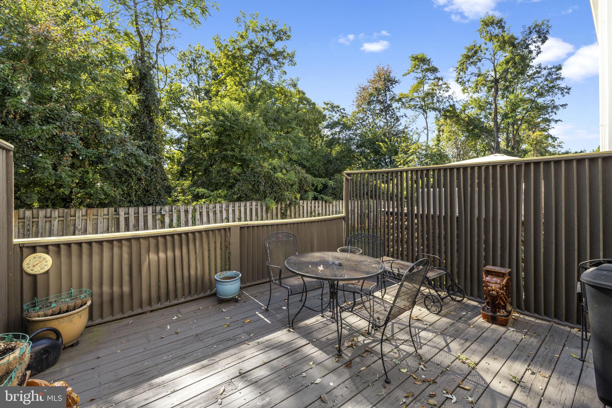 LEEDS SQUARE - Residential