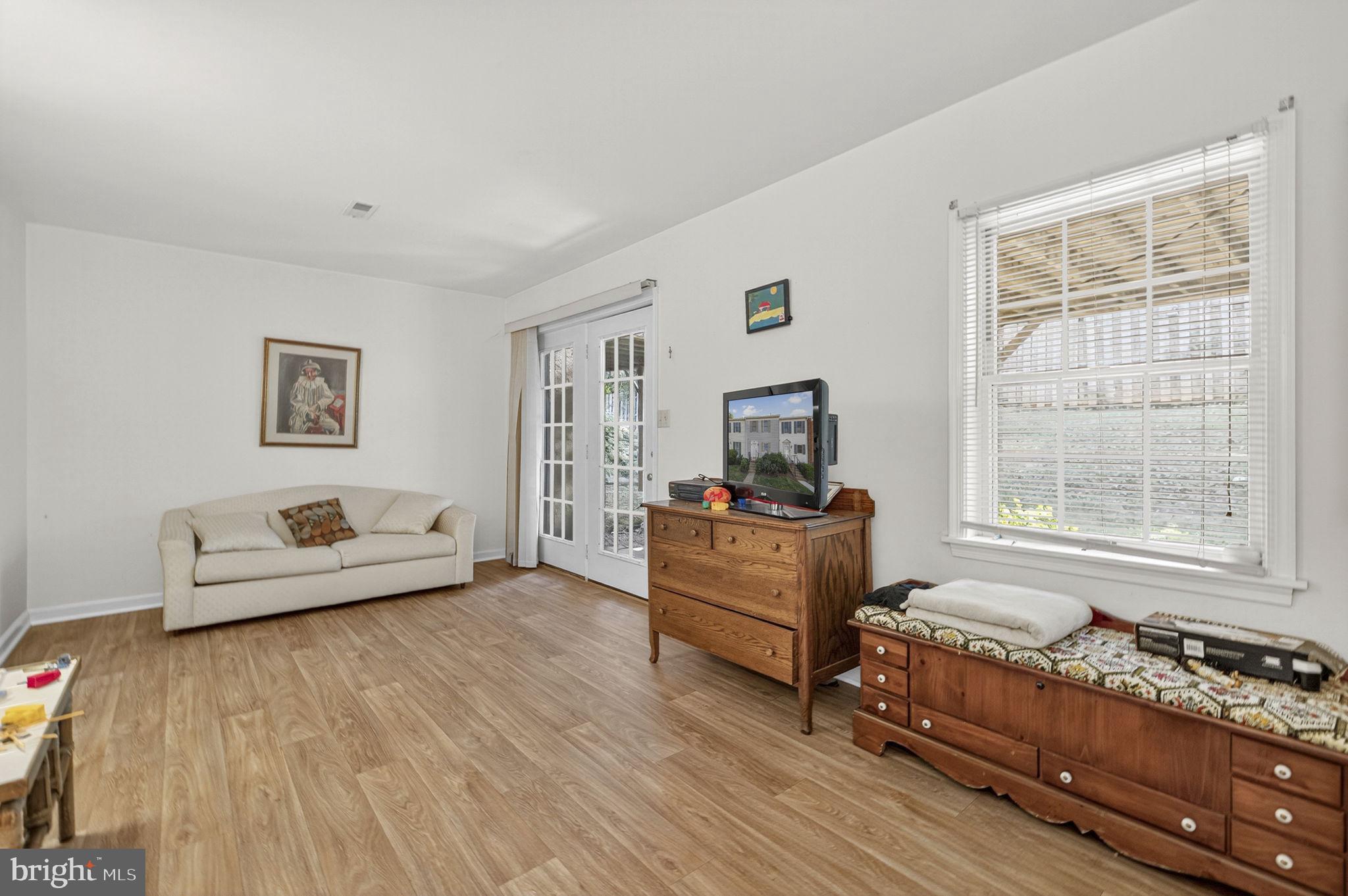 LEEDS SQUARE - Residential