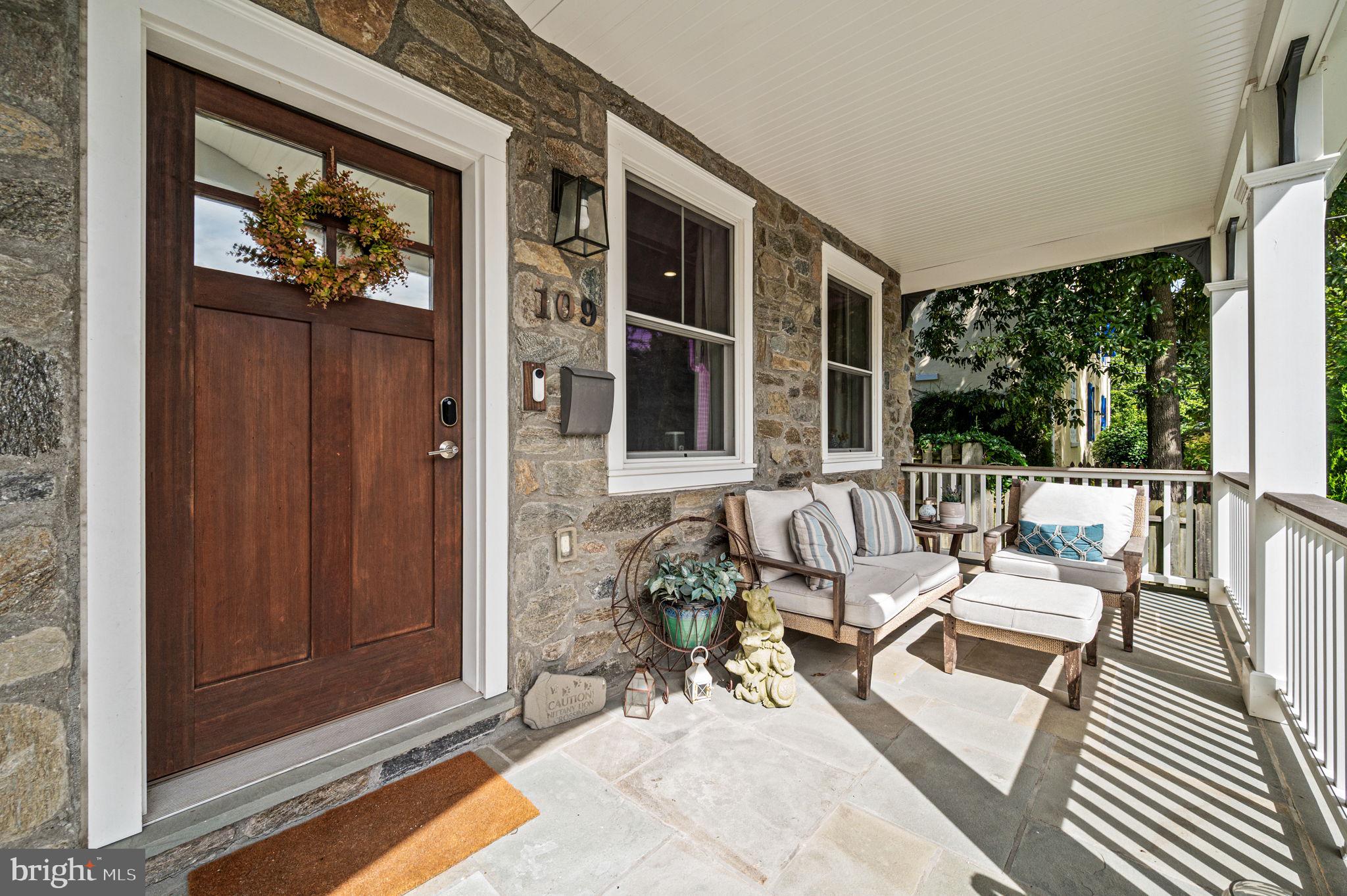 109 W GRAVERS LANE