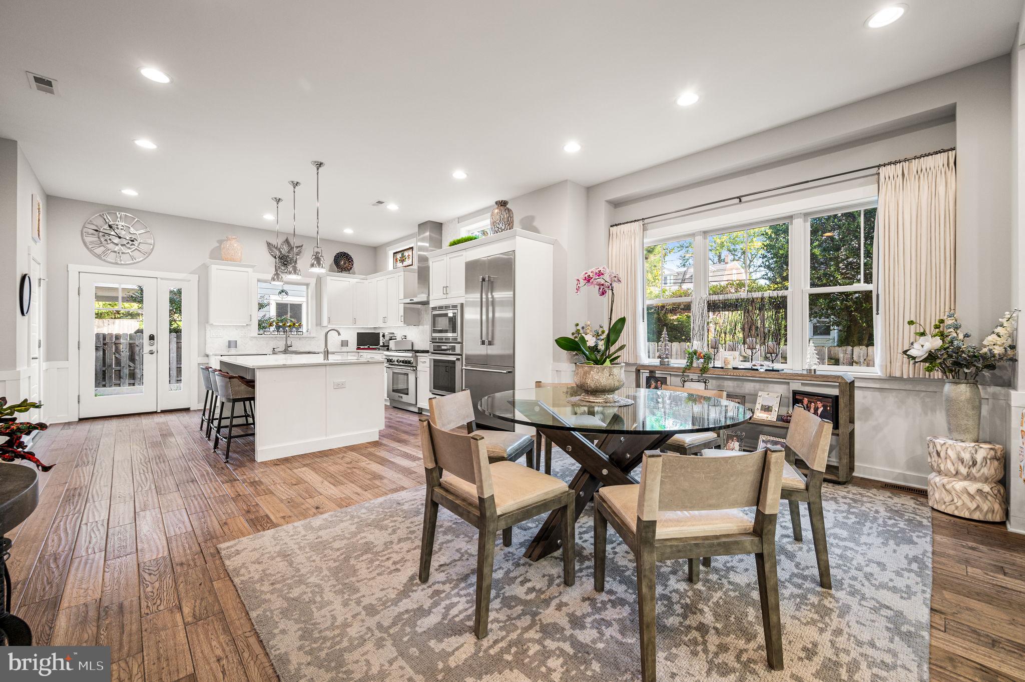 109 W GRAVERS LANE