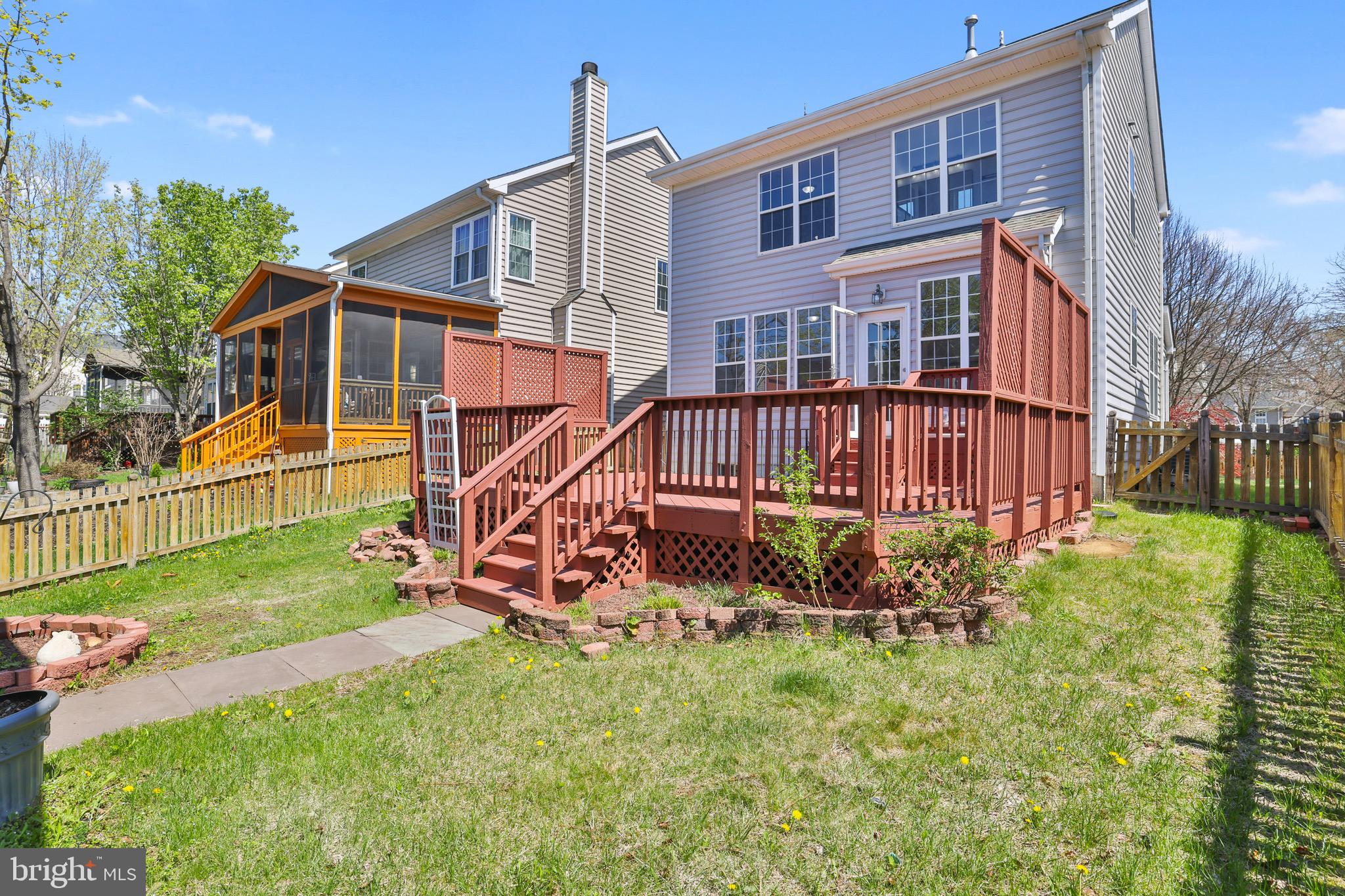 SOUTH RIDING - Residential