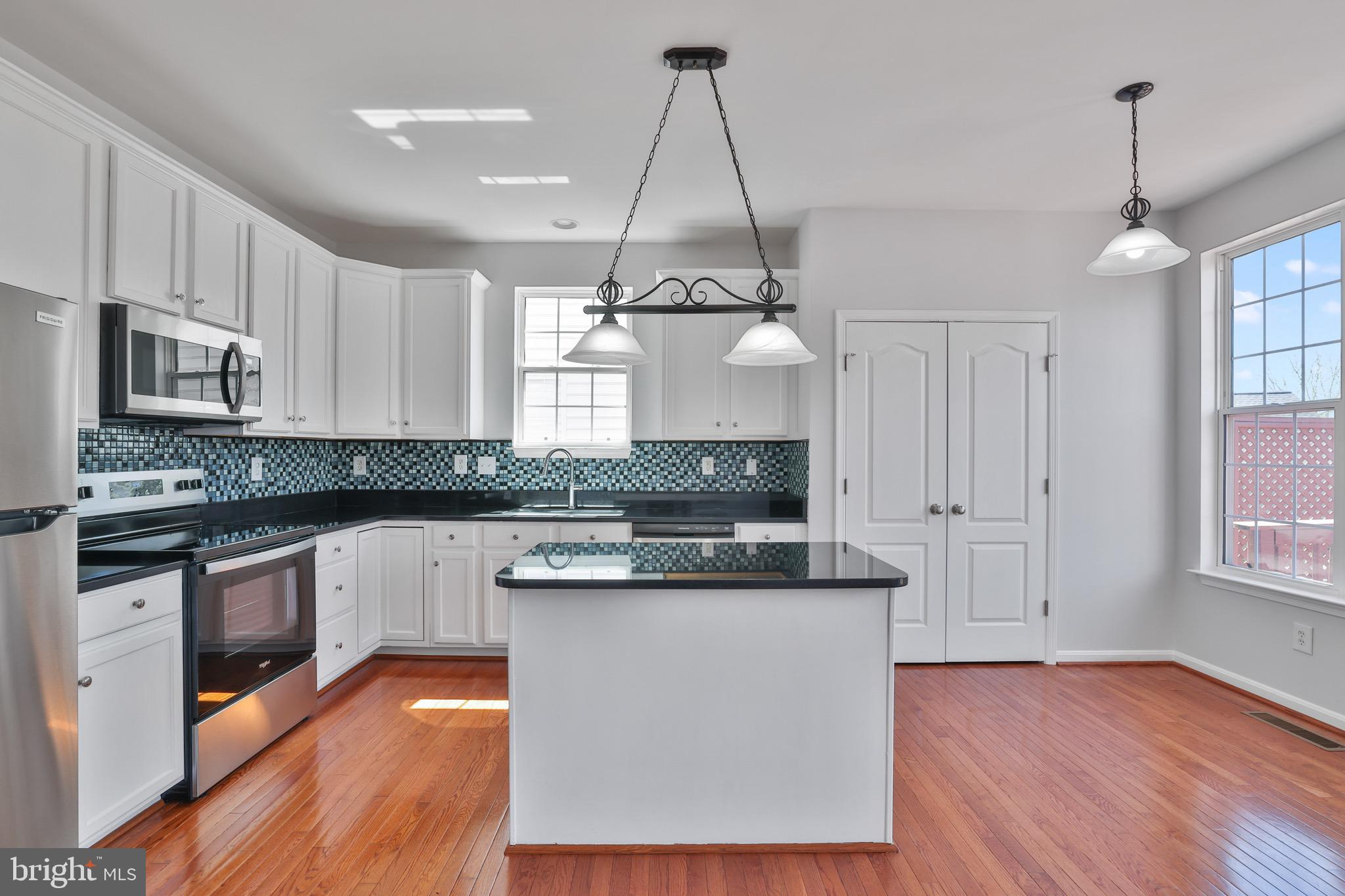 SOUTH RIDING - Residential