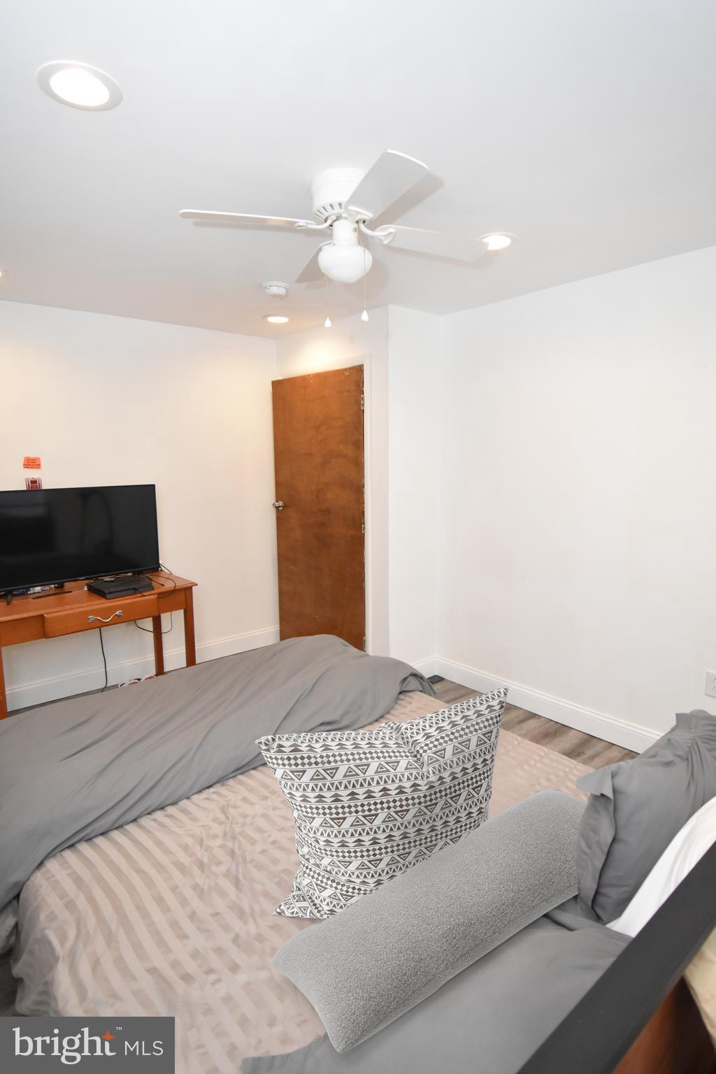 ART MUSEUM AREA - Residential Income