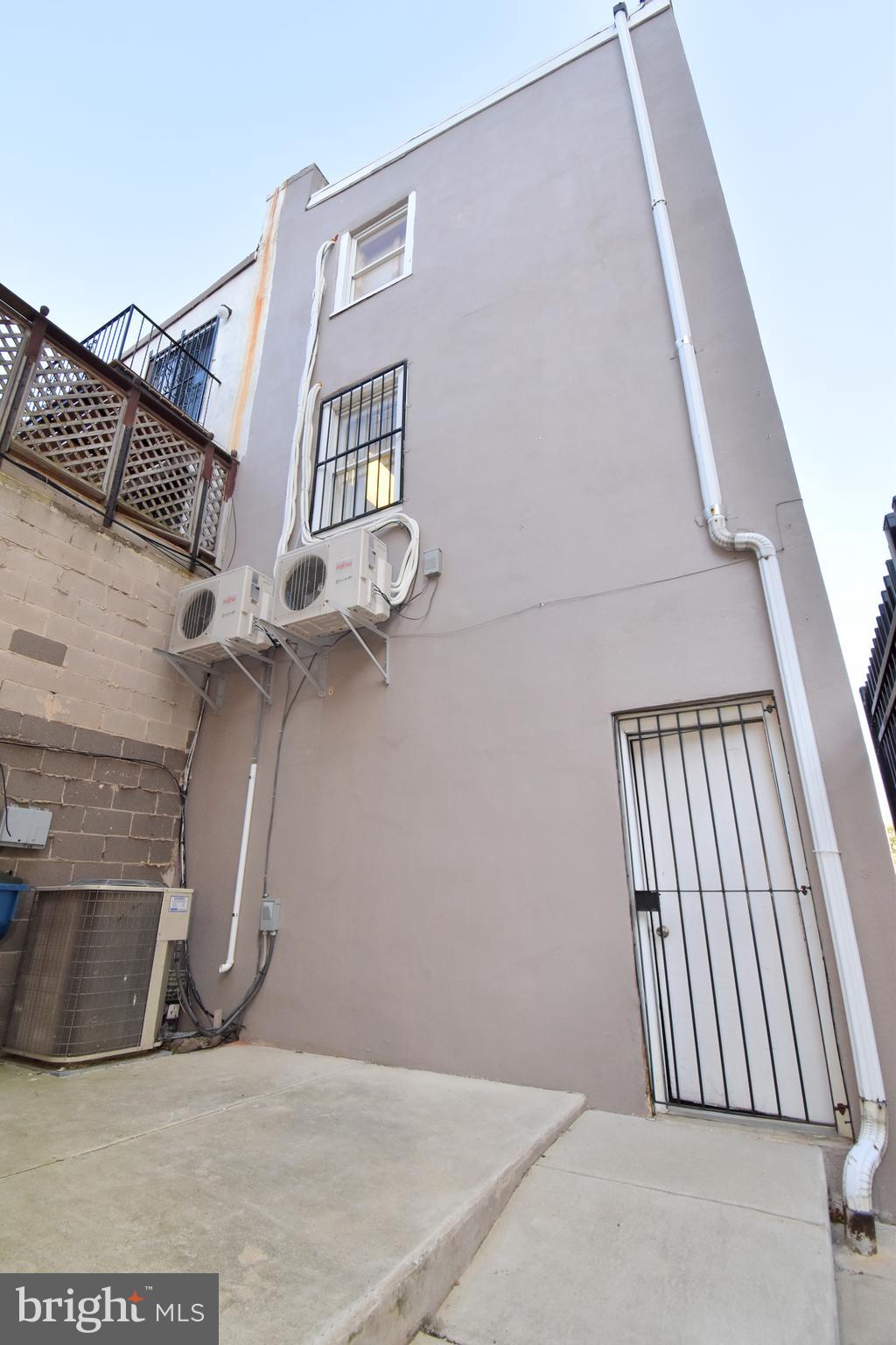 ART MUSEUM AREA - Residential Income