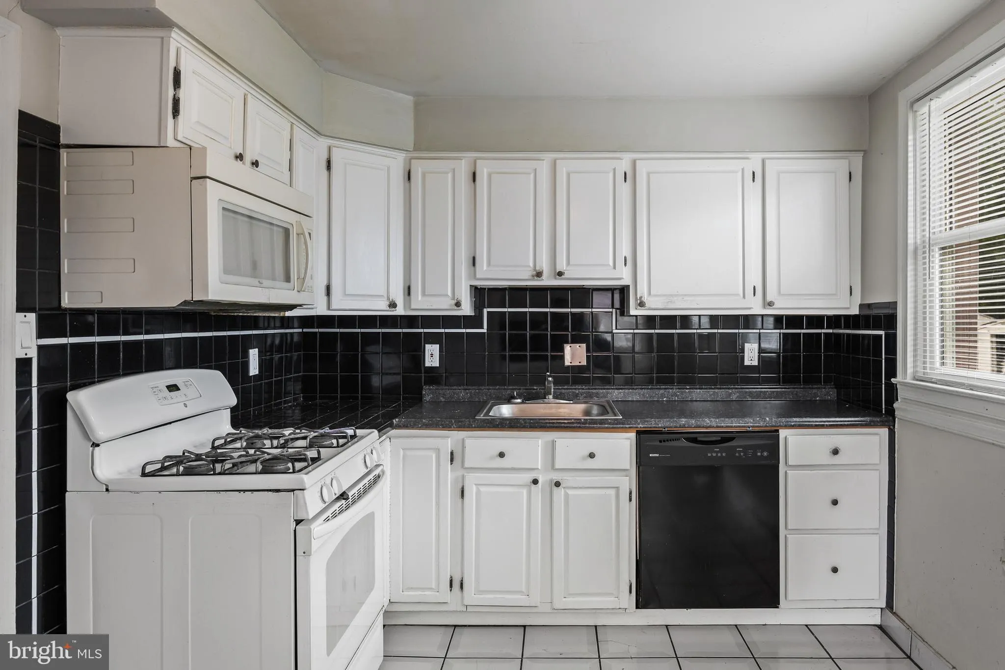 Waterford Works, New Jersey 08089, United States, 3 Bedrooms Bedrooms, ,2 BathroomsBathrooms,Residential,Active,214067