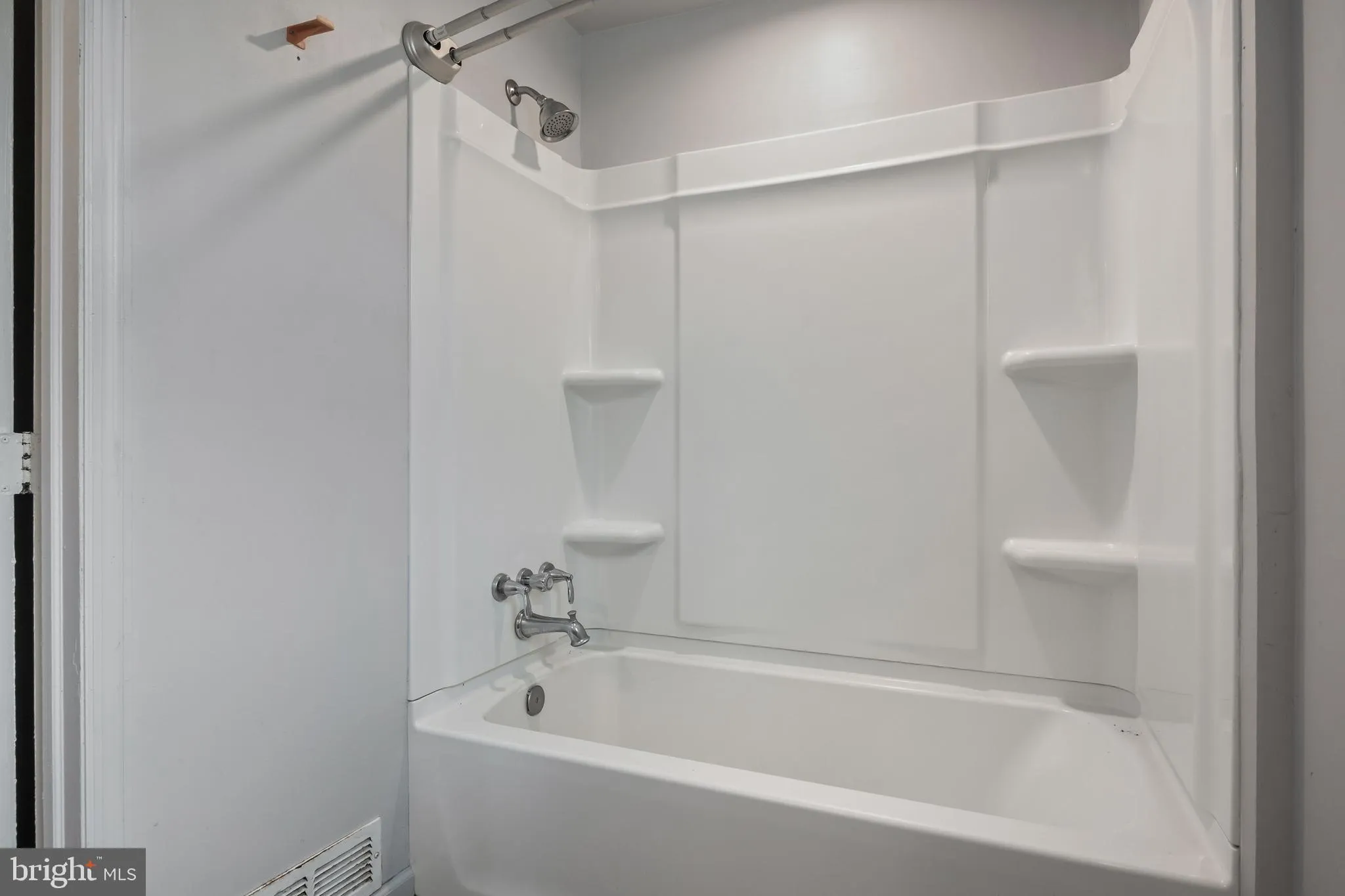 Waterford Works, New Jersey 08089, United States, 3 Bedrooms Bedrooms, ,2 BathroomsBathrooms,Residential,Active,214067