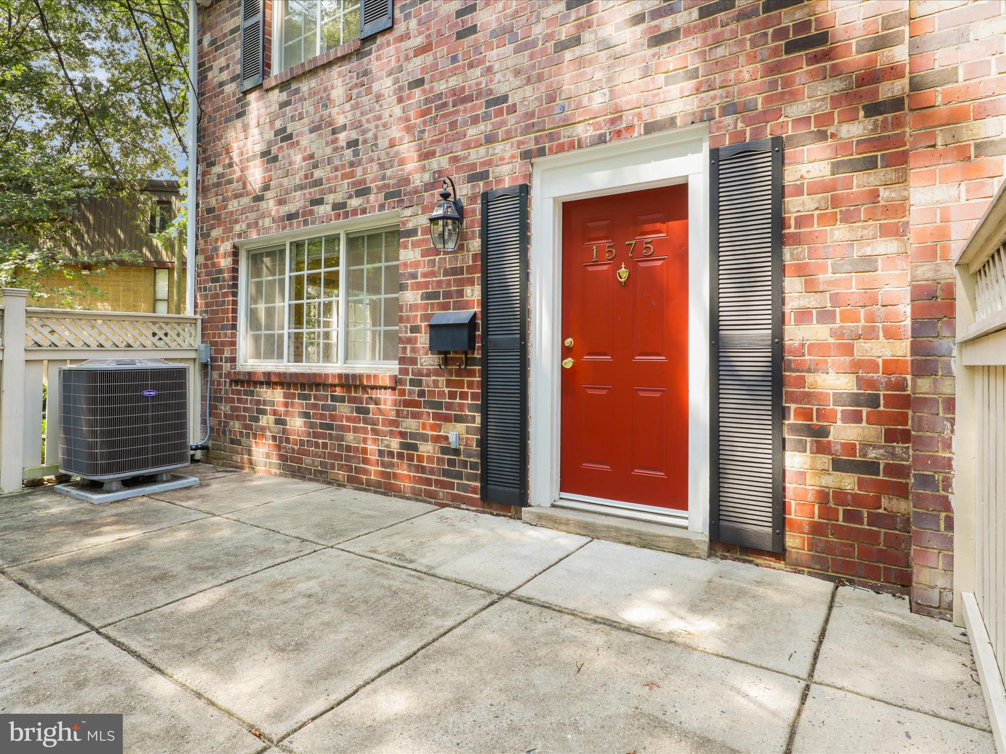 1575 N VAN DORN STREET